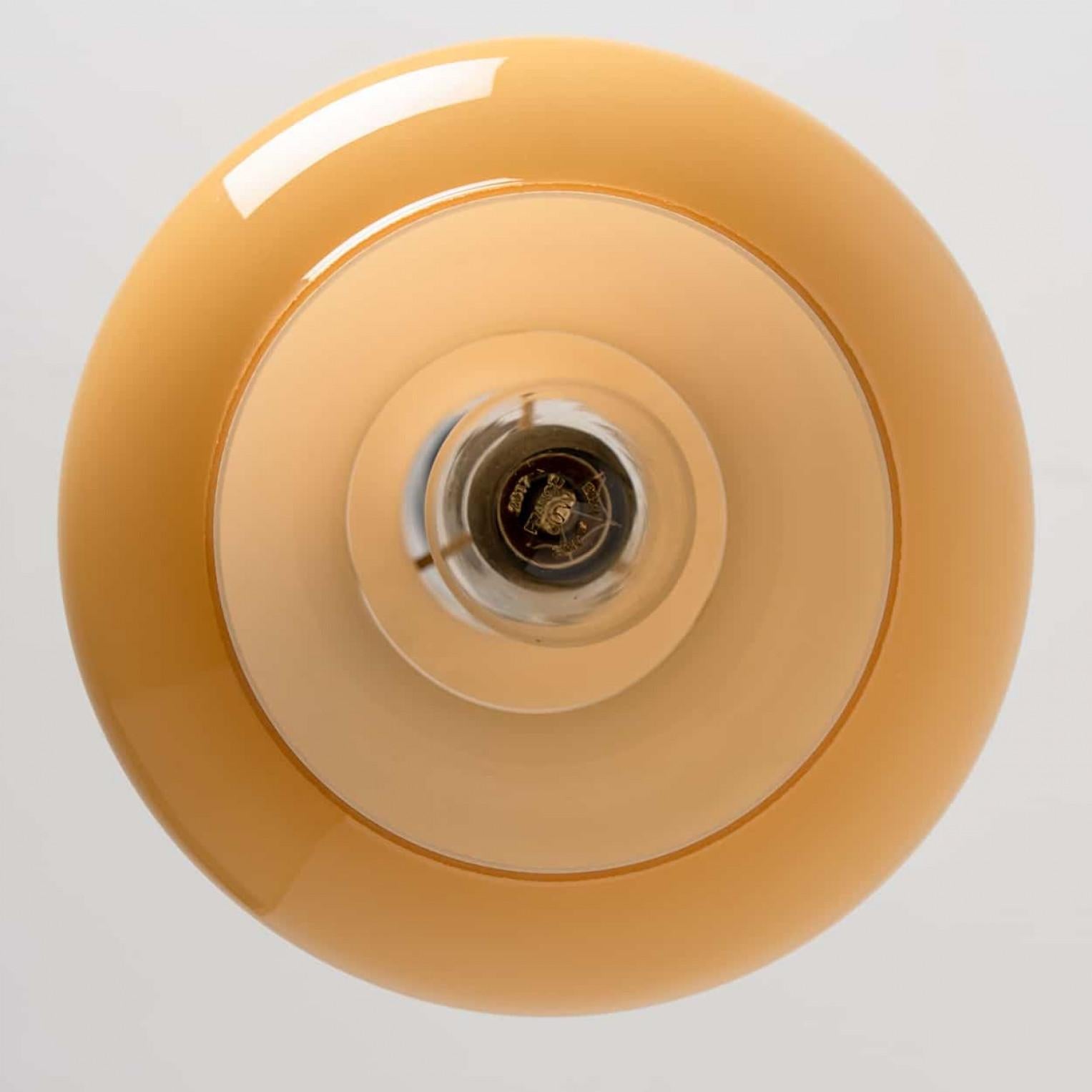 Italiano Lampada a sospensione in vetro di Murano giallo di Massimo Vignelli per Venini, 1960 in vendita