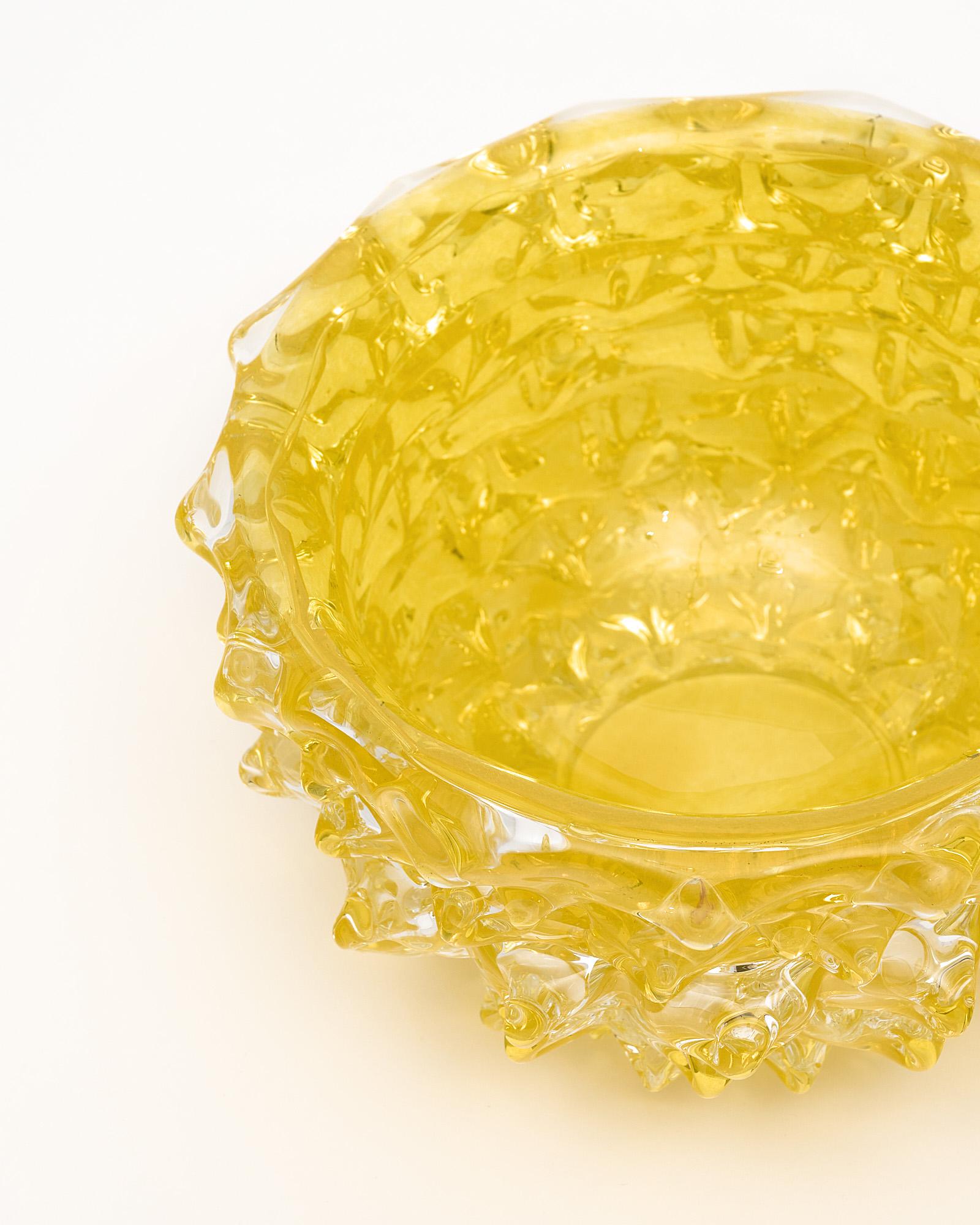 Mid-Century Modern Yellow Murano Glass Rostrate Bowl For Sale
