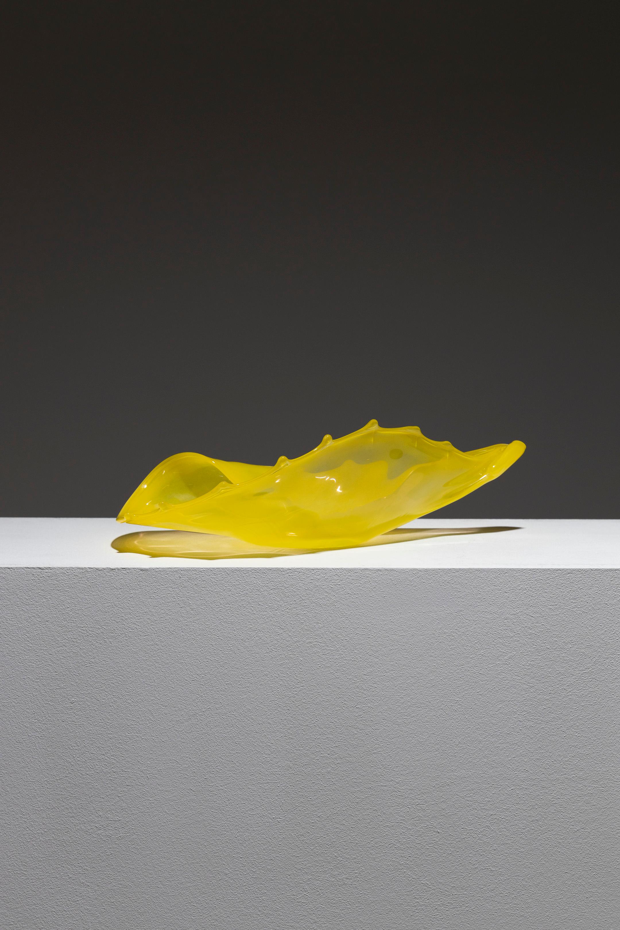 Cuenco de concha de cristal de Murano amarillo, Luigi Mellara, años 70 siglo XX en venta