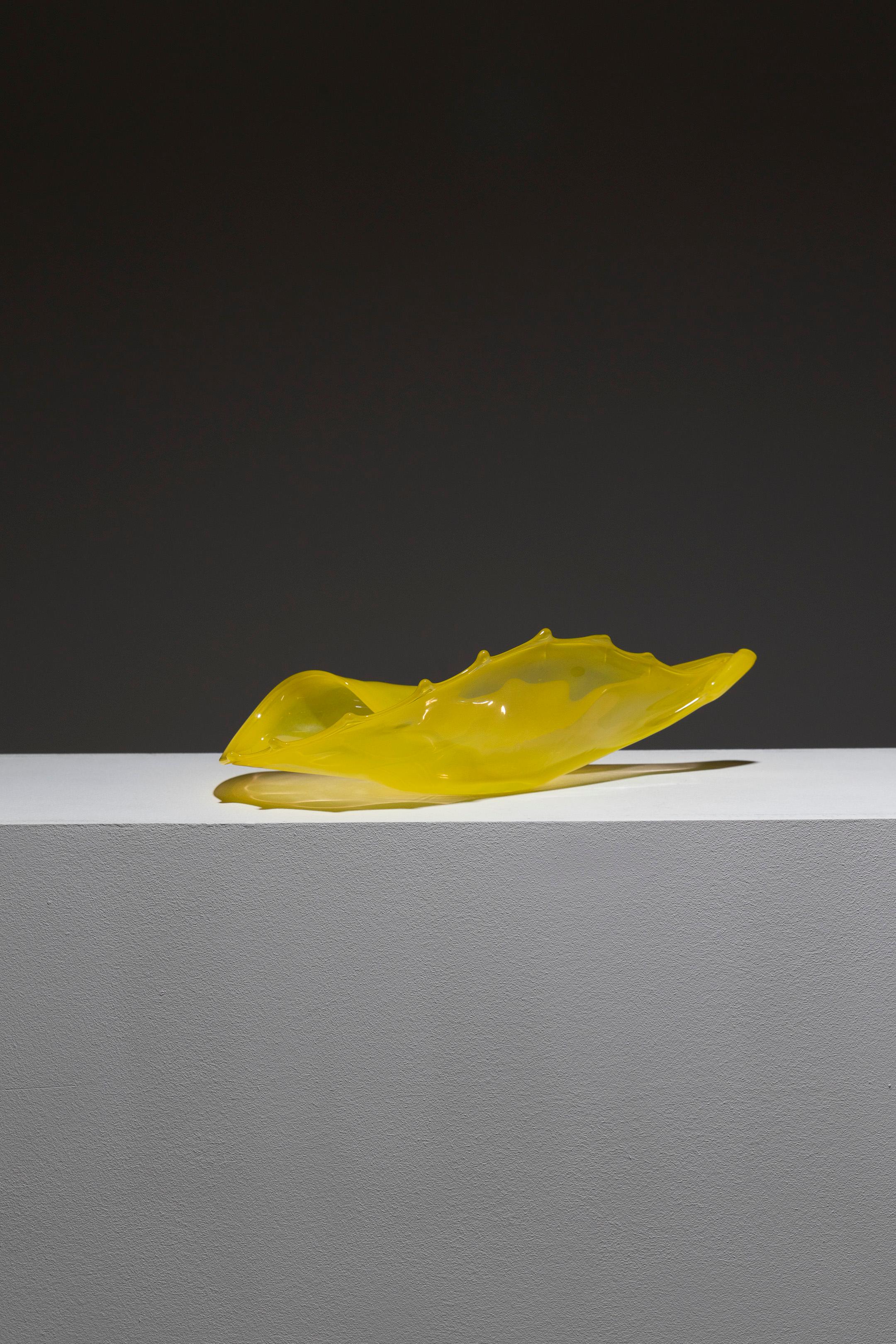 Cuenco de concha de cristal de Murano amarillo, Luigi Mellara, años 70 Cristal de Murano en venta
