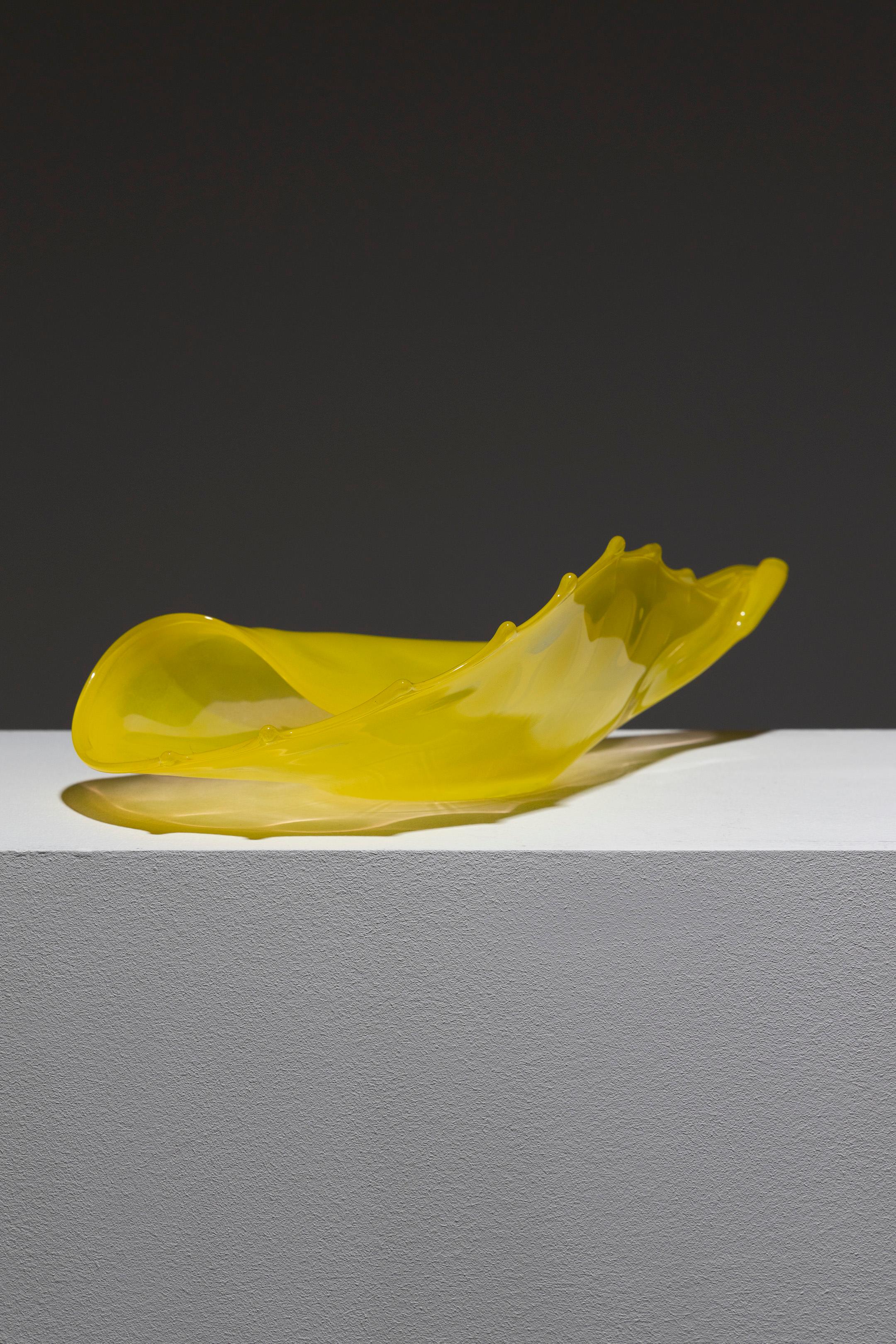 Cuenco de concha de cristal de Murano amarillo, Luigi Mellara, años 70 en venta 1