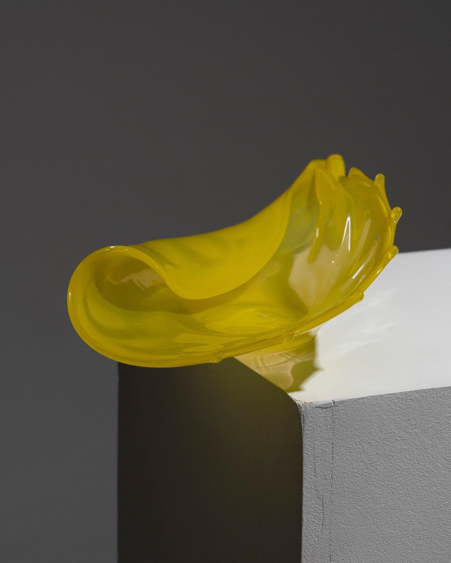 Yellow Murano Glass Shell Bowl, Luigi Mellara, 1970s