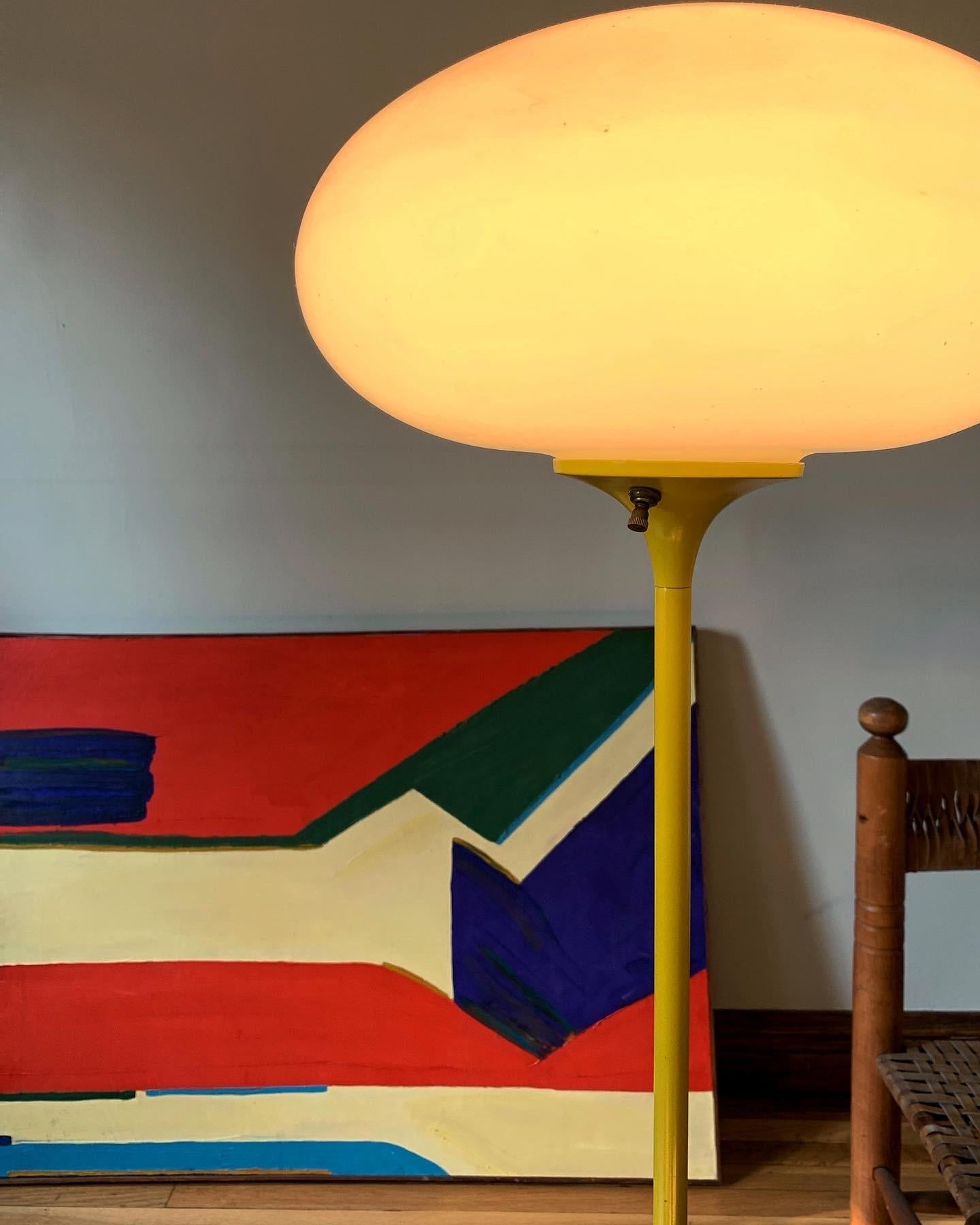 Yellow Mushroom Floor Lamp by Laurel Lamp Co., c.1960s In Good Condition In Chicago, IL