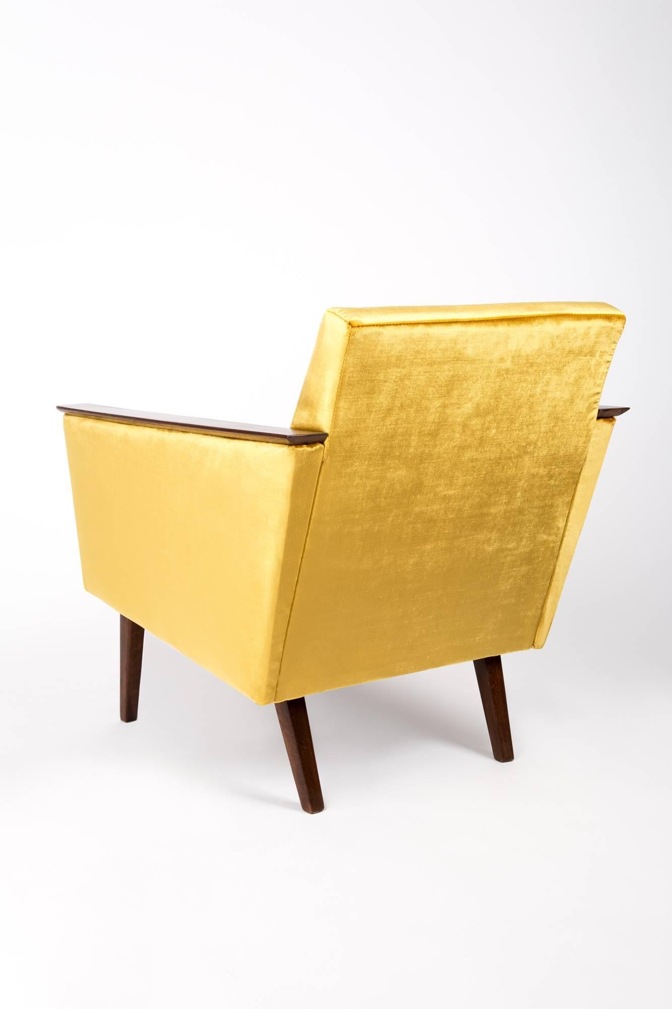 Velours Fauteuil en moutarde jaune, années 1960, DDR, Allemagne en vente