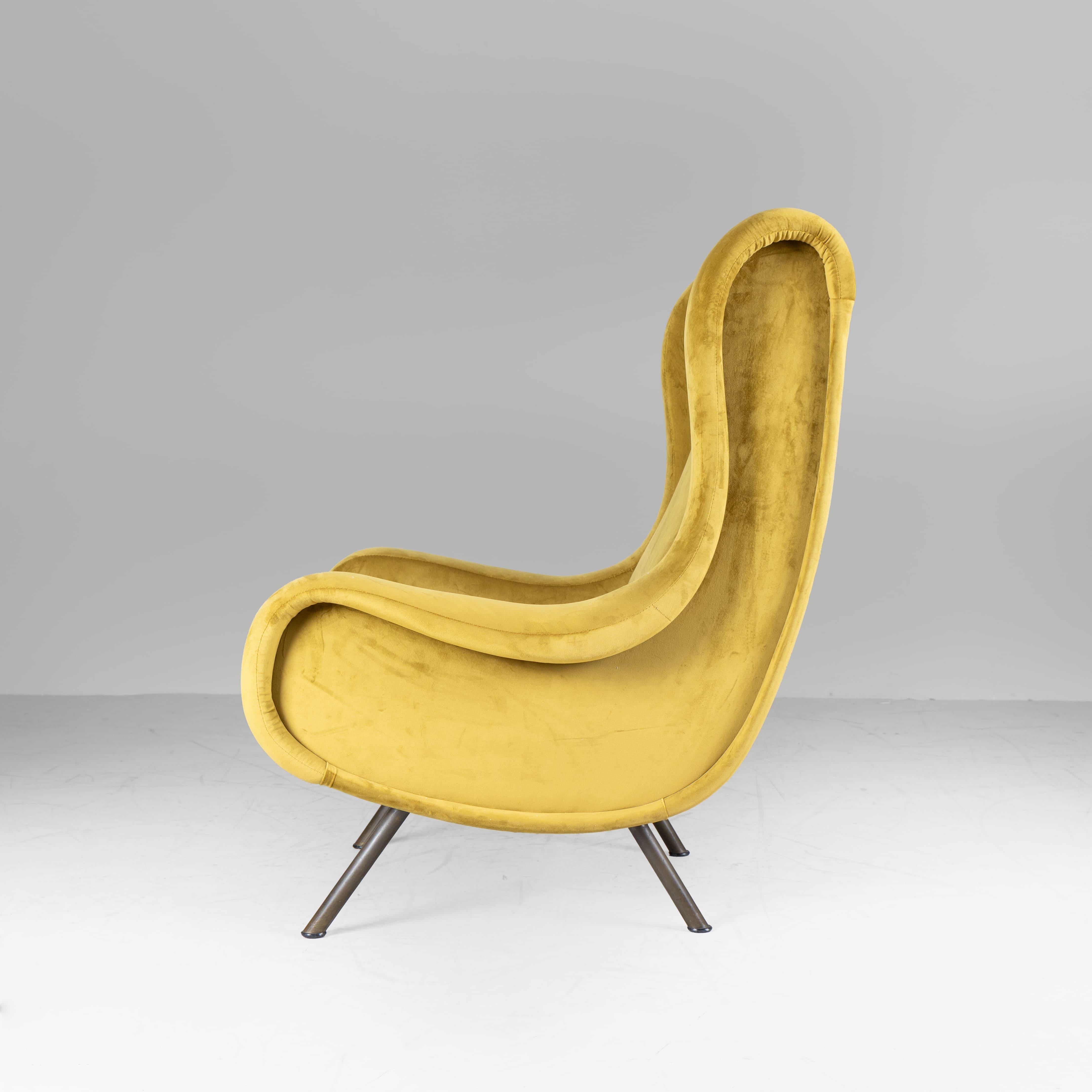 italien Fauteuil senior en velours jaune moutarde Marco ZanCo pour Arflex, 1951 en vente