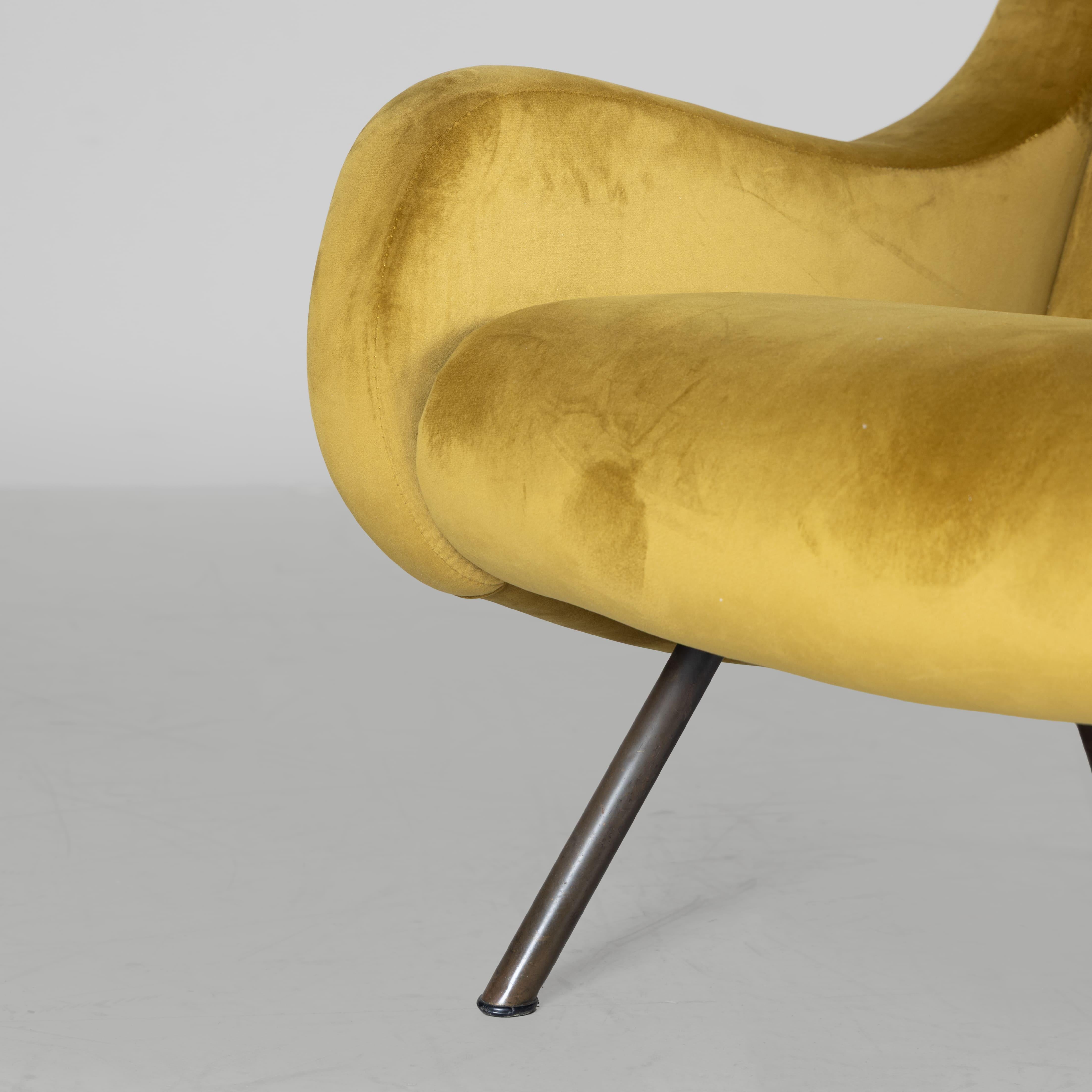 Velours Fauteuil senior en velours jaune moutarde Marco ZanCo pour Arflex, 1951 en vente