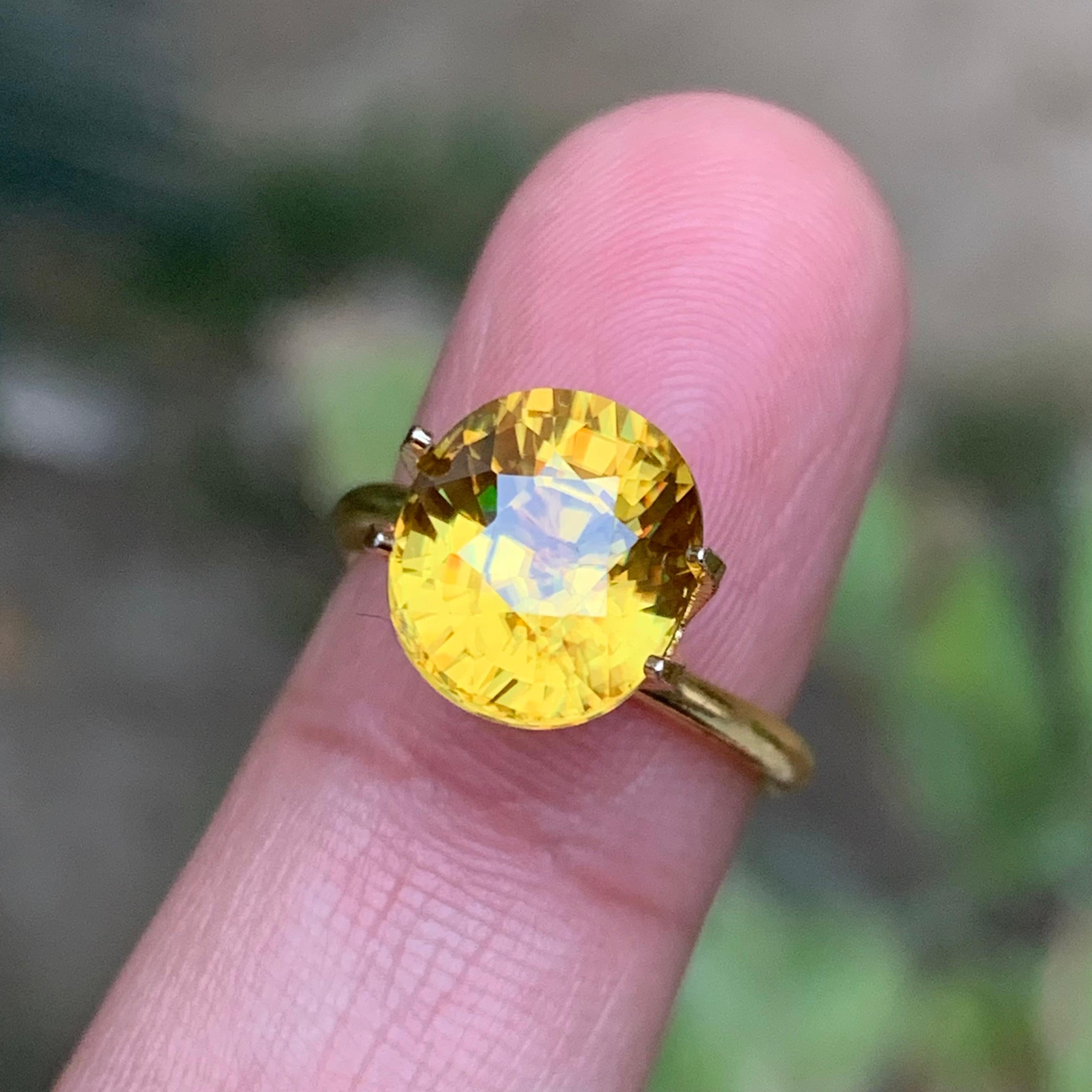 Anillo de Esfena Natural Amarilla (Titanita), Colgante Piedra Preciosa Suelta 5.10Ct Corte Cojín Corte cojín en venta
