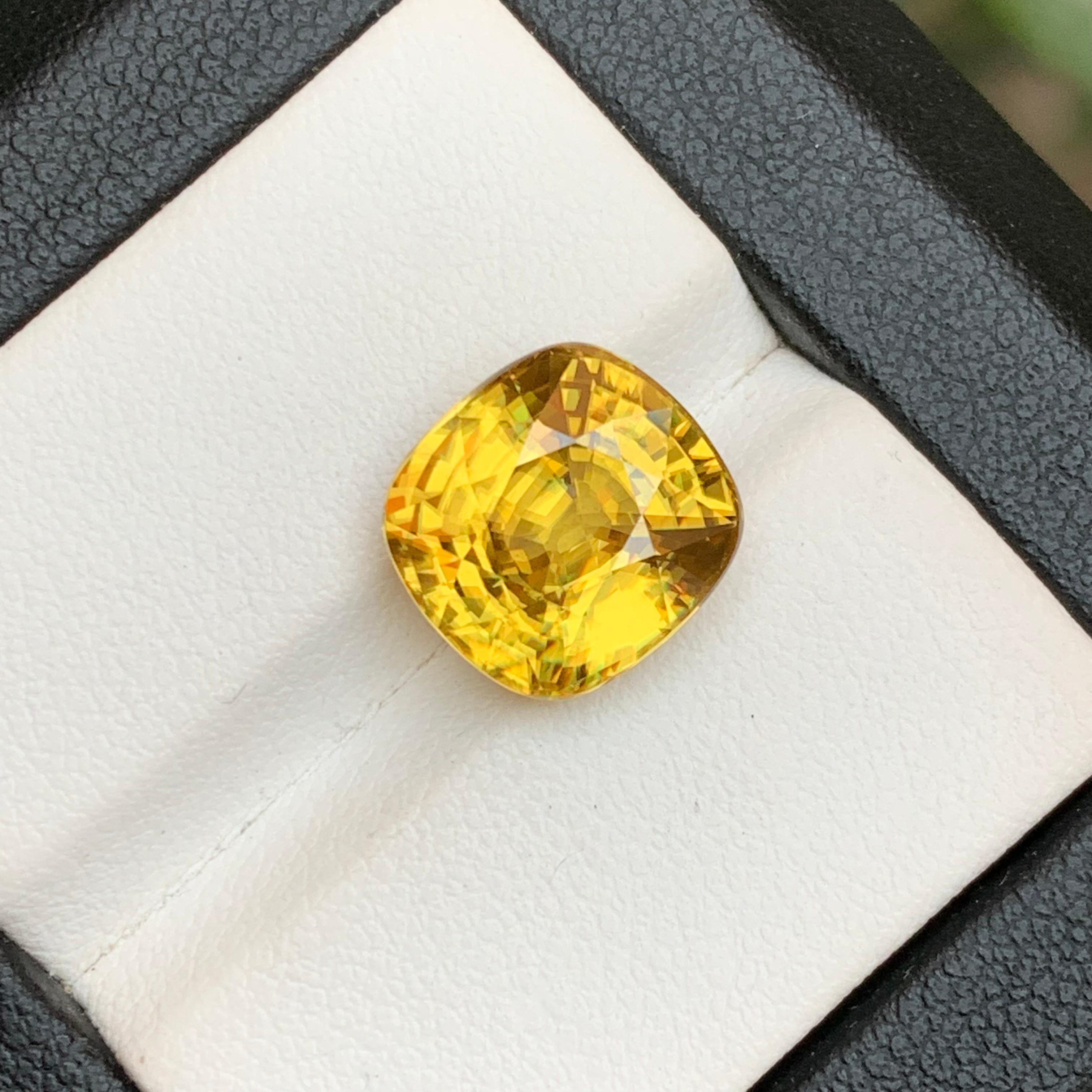 Anillo de Esfena Natural Amarilla (Titanita), Colgante Piedra Preciosa Suelta 7.10Ct Corte Cojín en venta 4