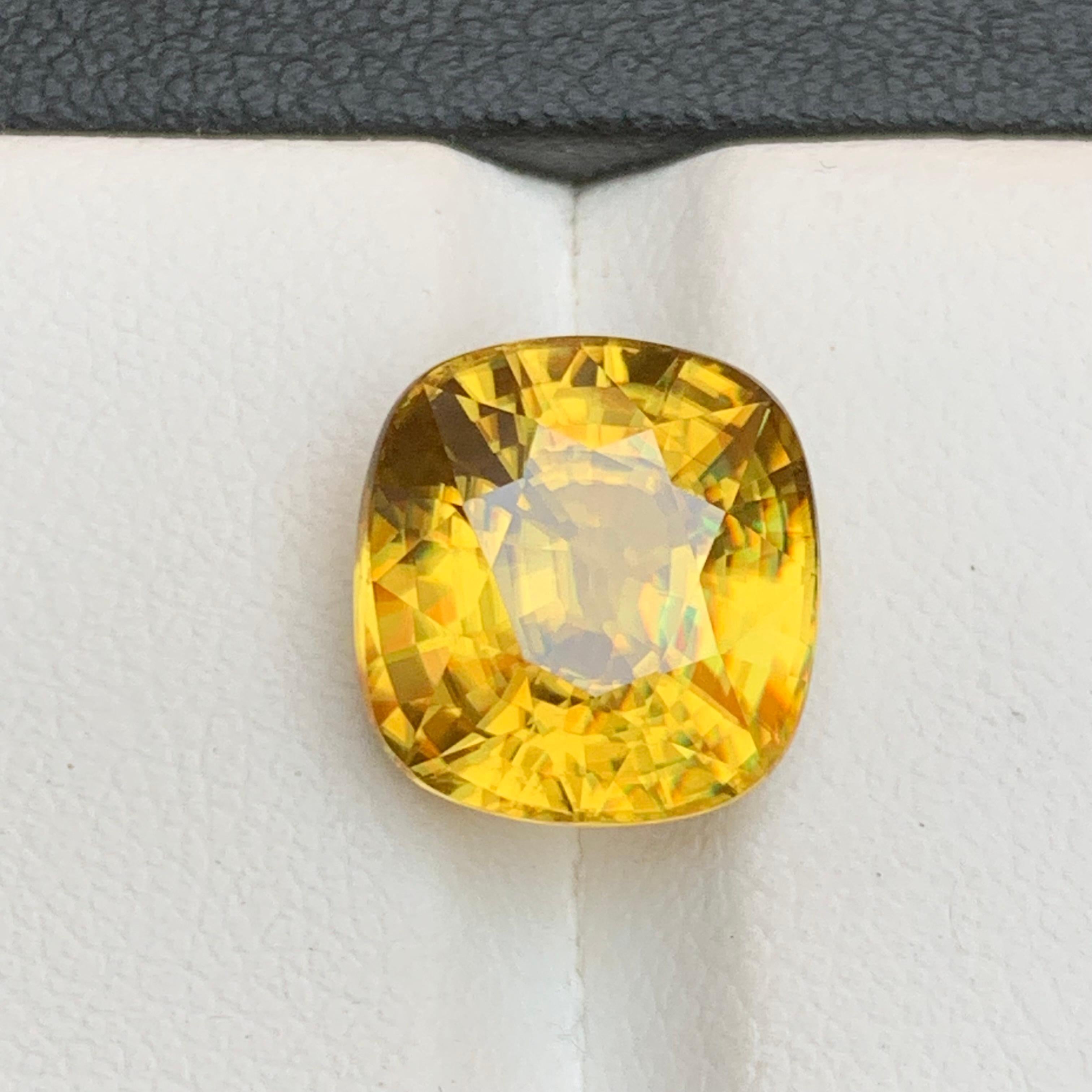 Anillo de Esfena Natural Amarilla (Titanita), Colgante Piedra Preciosa Suelta 7.10Ct Corte Cojín en venta 6