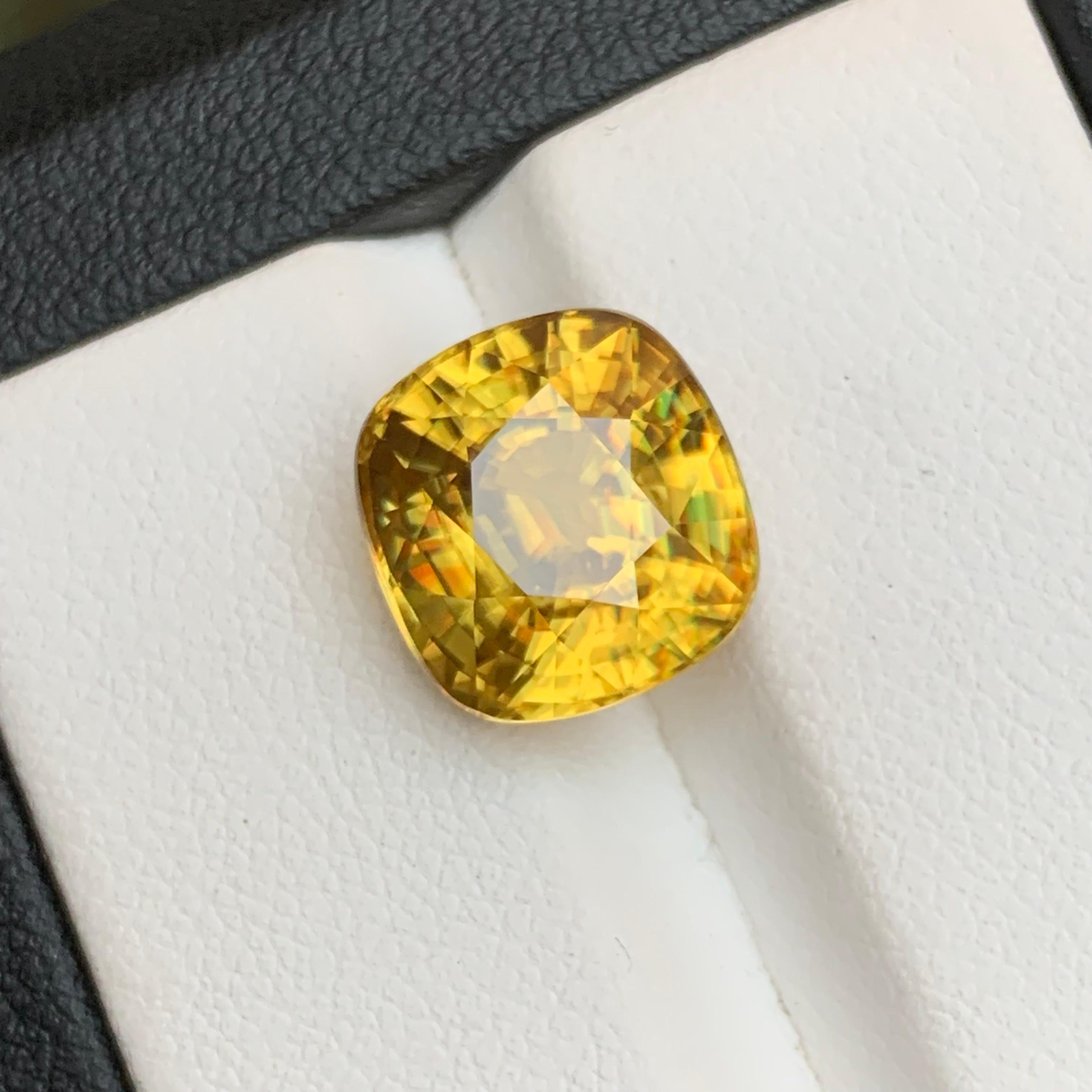 Anillo de Esfena Natural Amarilla (Titanita), Colgante Piedra Preciosa Suelta 7.10Ct Corte Cojín en venta 7