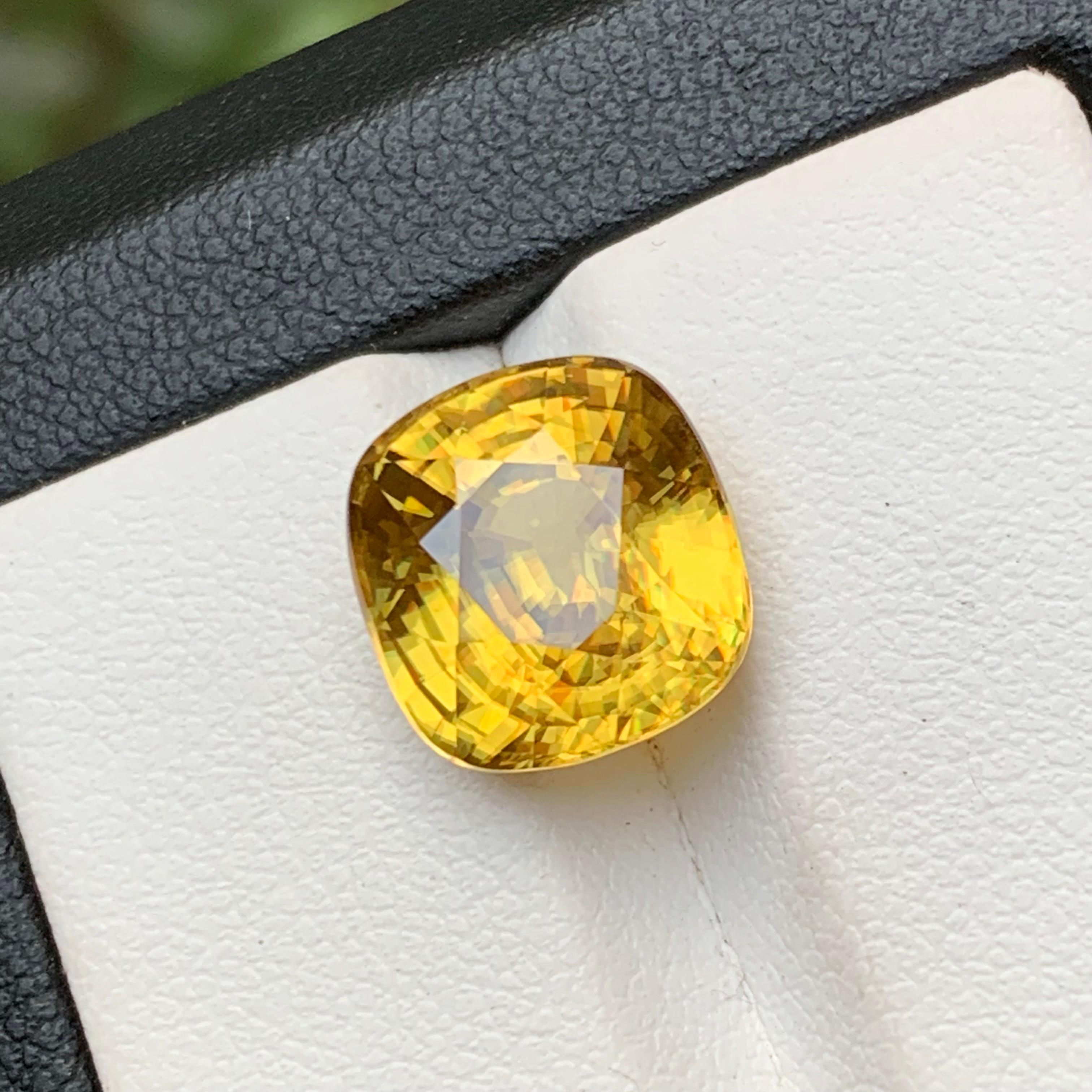 Anillo de Esfena Natural Amarilla (Titanita), Colgante Piedra Preciosa Suelta 7.10Ct Corte Cojín en venta 2