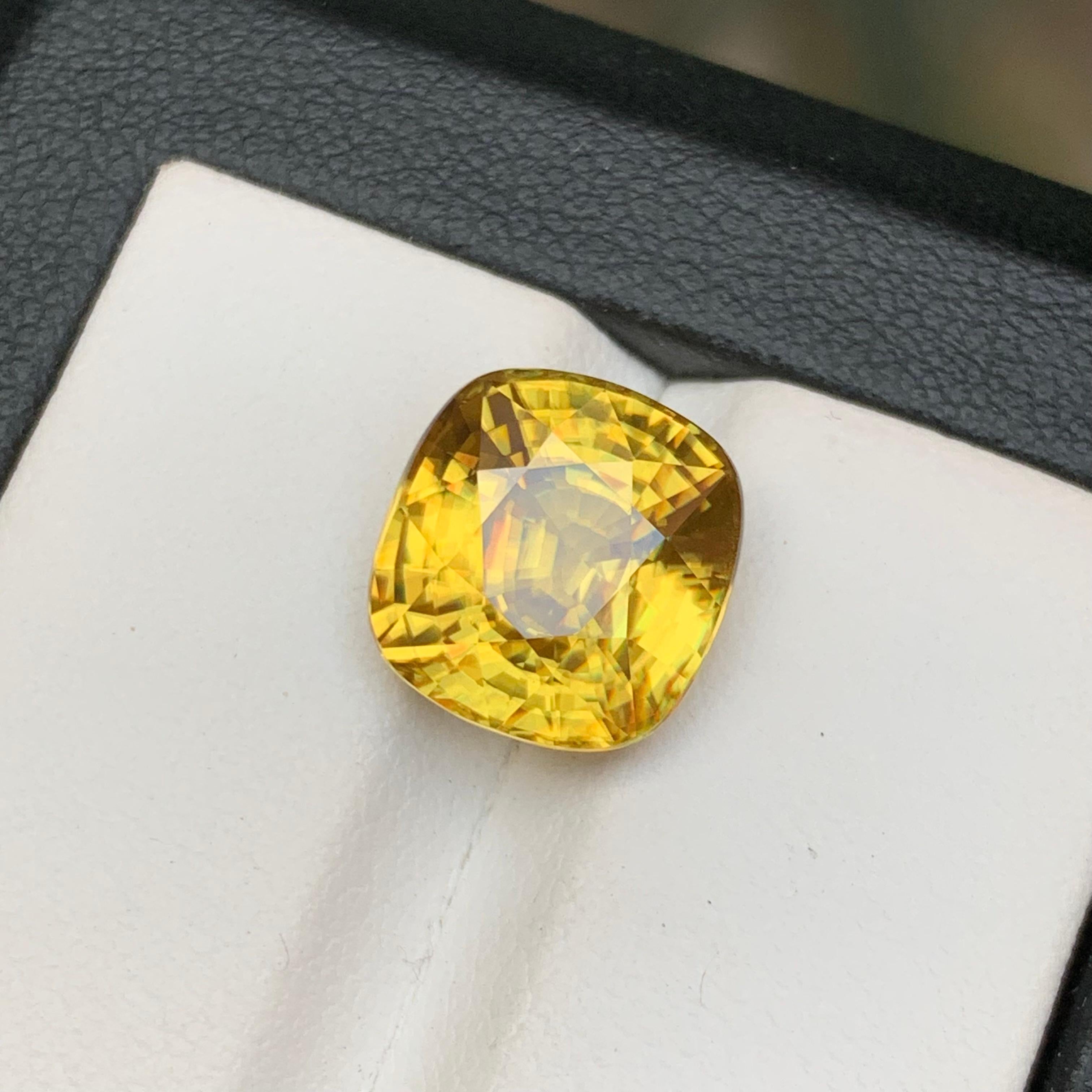 Anillo de Esfena Natural Amarilla (Titanita), Colgante Piedra Preciosa Suelta 7.10Ct Corte Cojín en venta 3