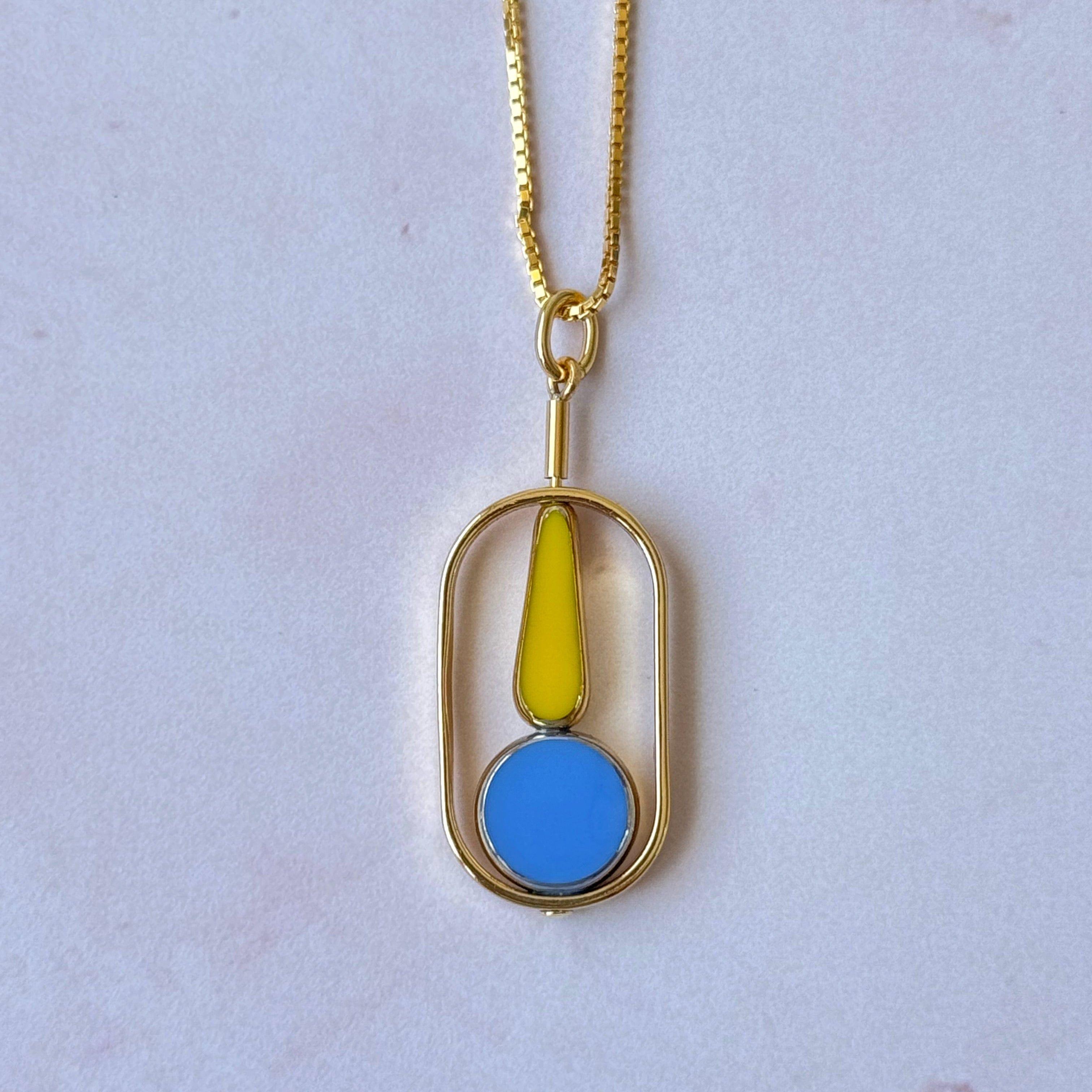 Art déco Collier à pendentifs en argent plaqué or 18K, verre vintage Bauhaus jaune et bleu néon en vente