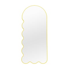 Espejo moderno orgánico amarillo con forma arqueada y ondulada - Archvyli L8