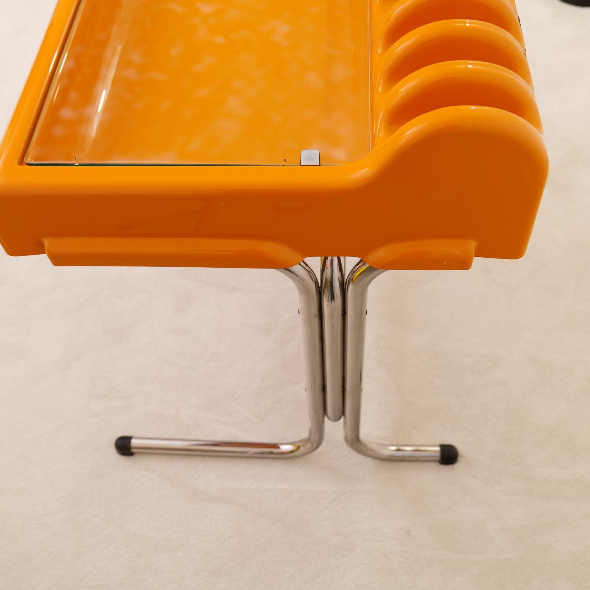 yellow Orix Desk - Molteni by Nani Prina & Vittorio Parigi - 1970s In Excellent Condition In Saarbrücken, SL