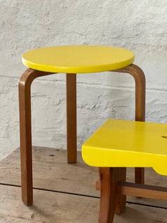 Tabourets suédois peints en jaune des années 50, Alvar Aalto / Artisanat populaire