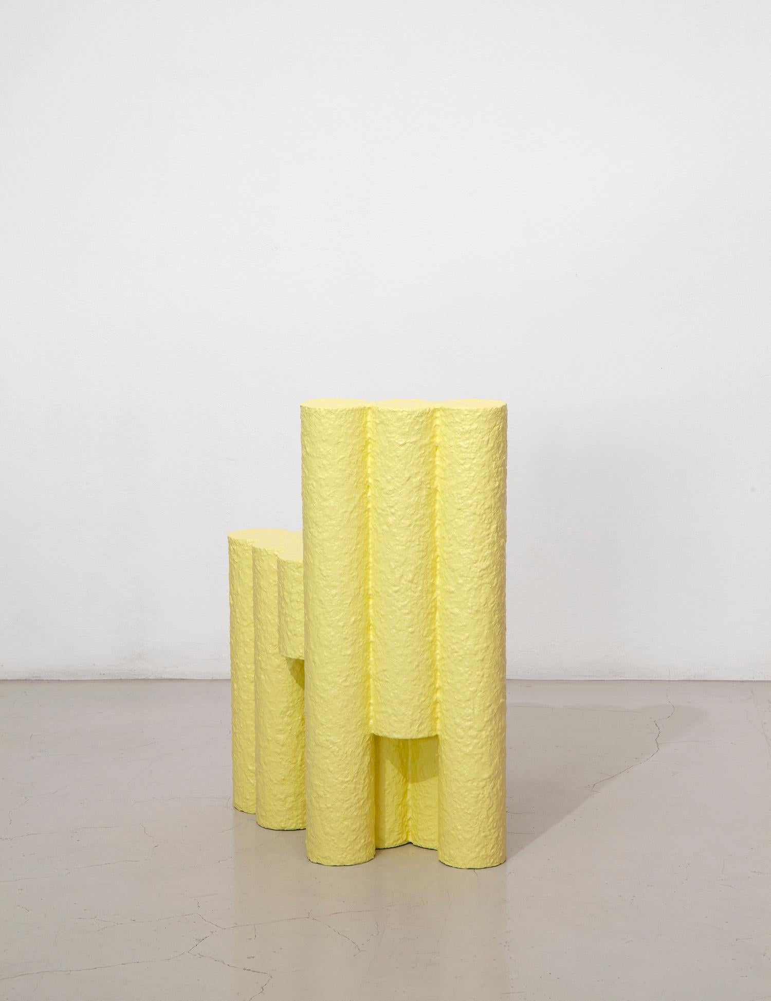 Chaise sculpturale en pâte à papier jaune #21.1c Tubes par Zaven Abîmé - En vente à Brooklyn, NY