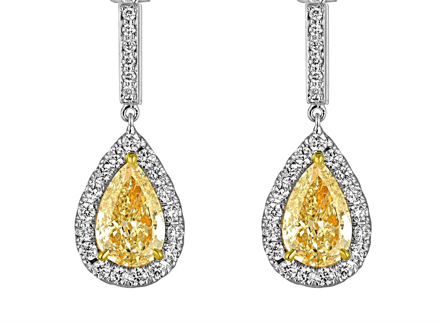Yellow Pear Shape and White Diamonds Set in Two Color Gold Dangle Earrings In New Condition In New York, NY
