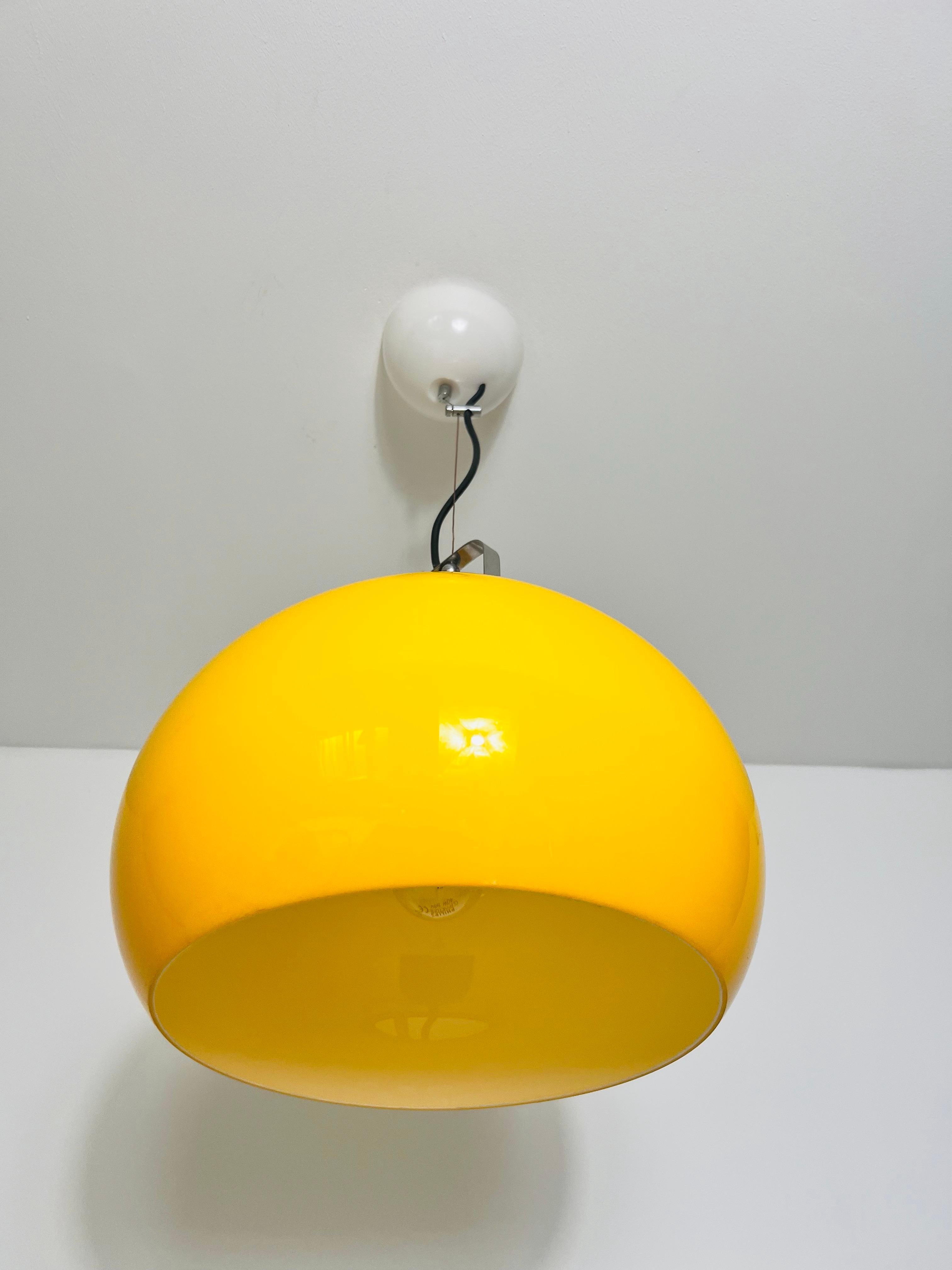 italien Lampe suspendue jaune iGuzzini, Italie, années 1970 en vente