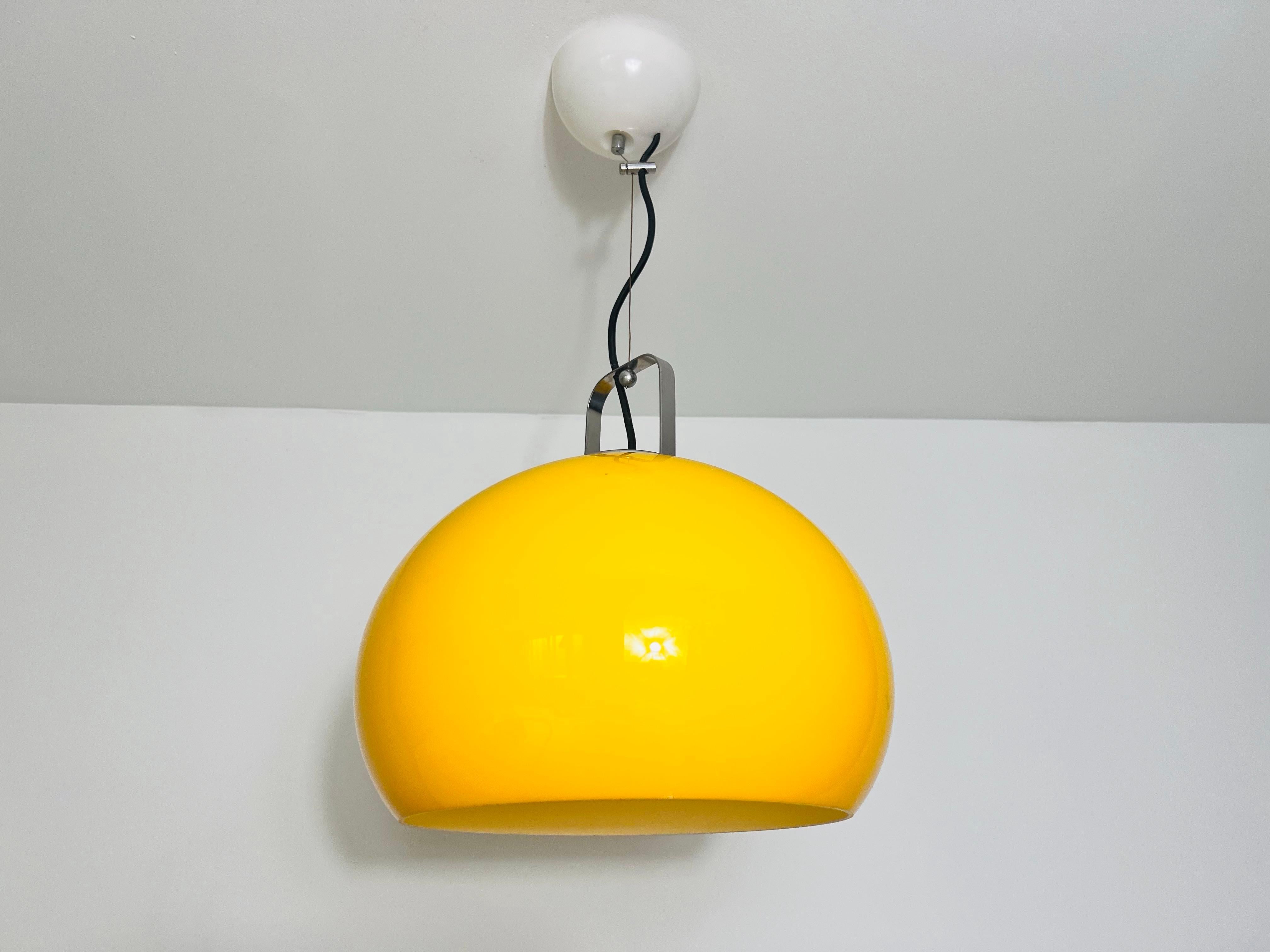 Fin du 20e siècle Lampe suspendue jaune iGuzzini, Italie, années 1970 en vente