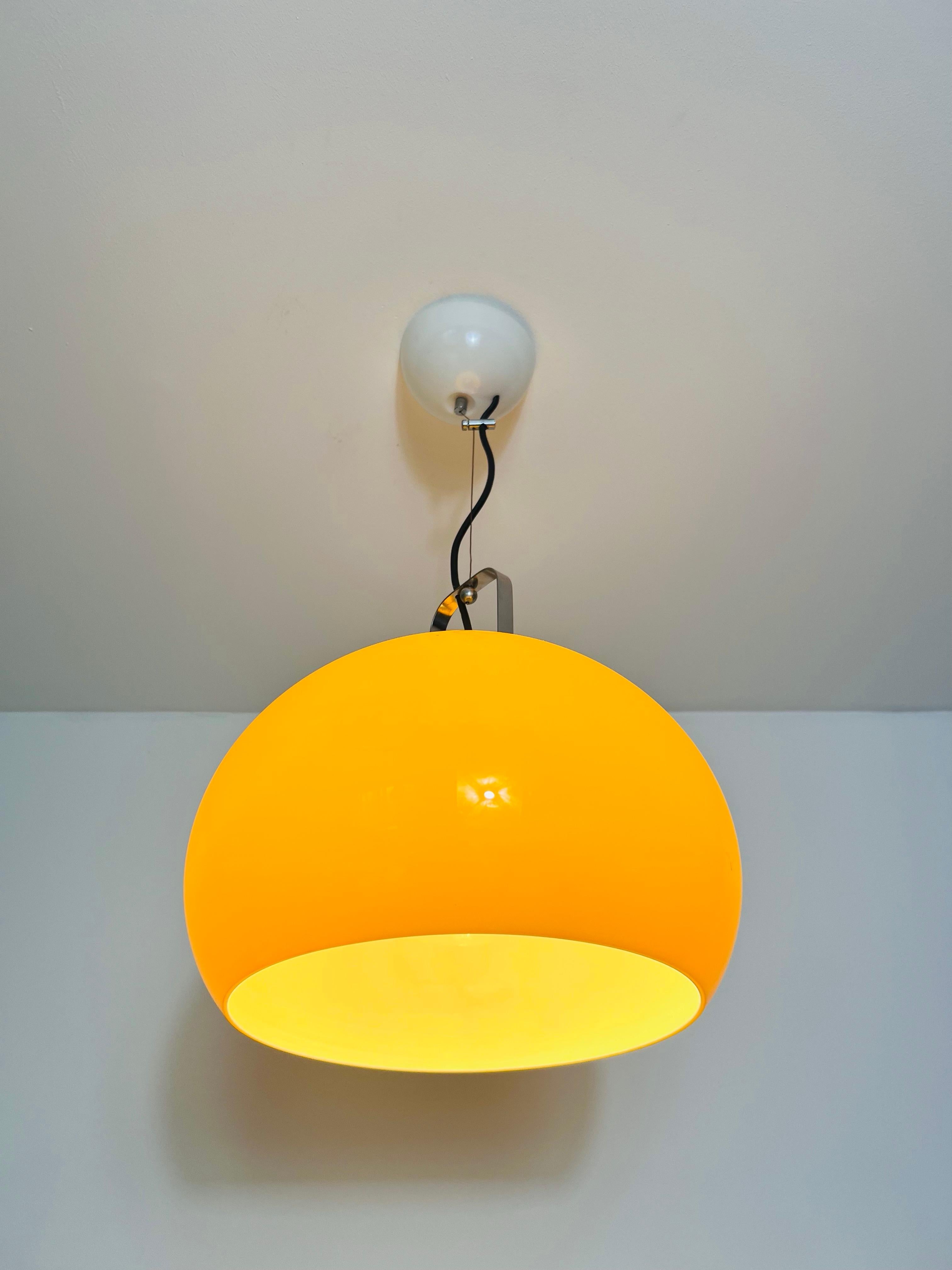 Lampe suspendue jaune iGuzzini, Italie, années 1970 en vente 2