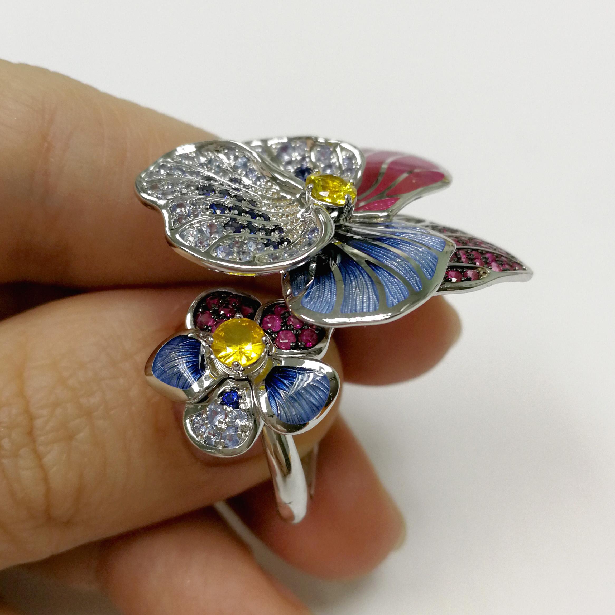Round Cut Yellow Pink Blue Sapphires Ruby 18 Karat White Gold Violet Ring For Sale