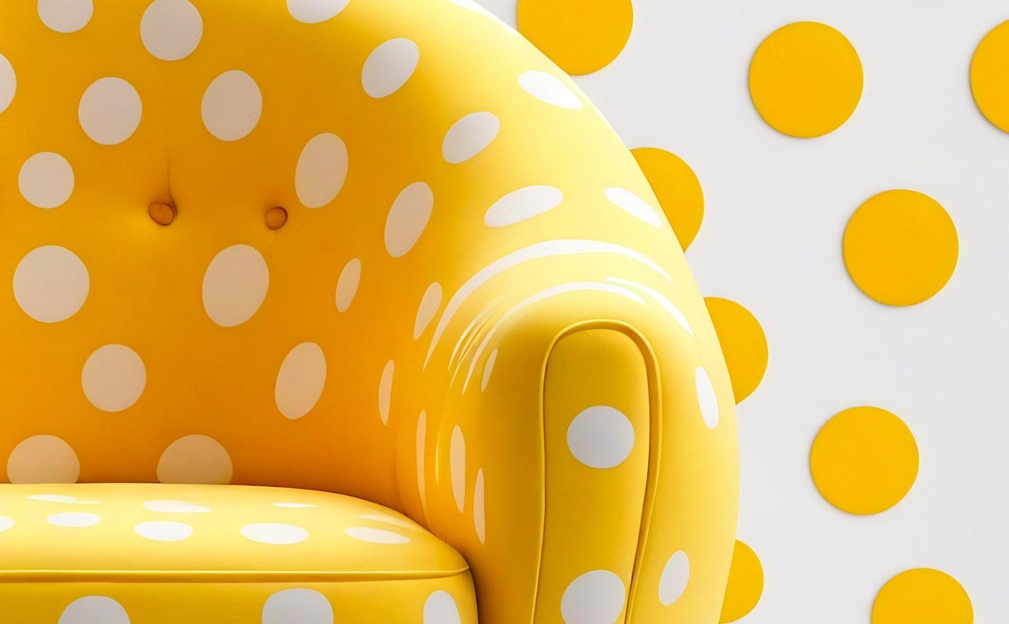 Indien Chaise longue en polkadot jaune en vente