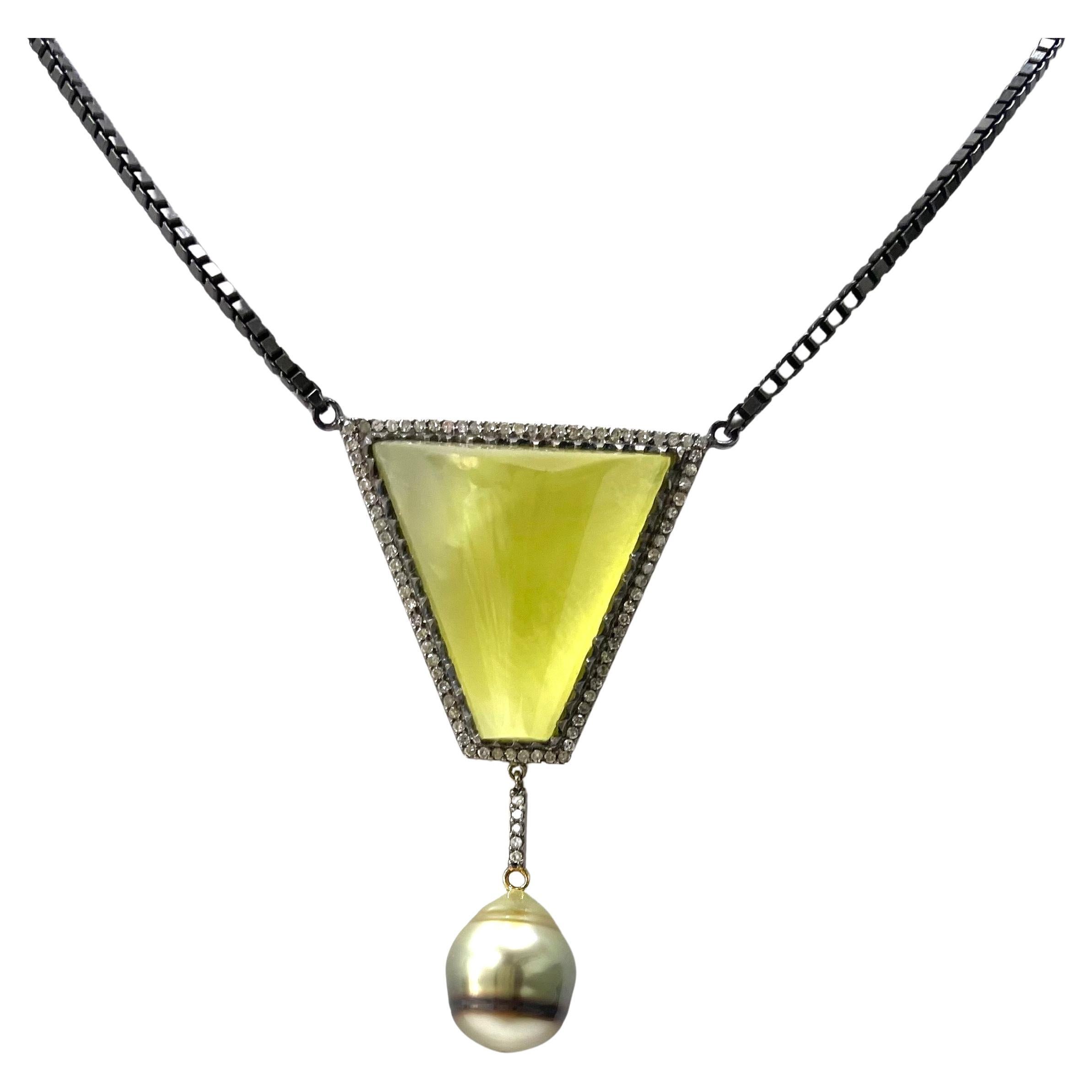 Yellow Prehnite with Tahitian Pearl and Diamonds Paradizia Necklace For Sale 1