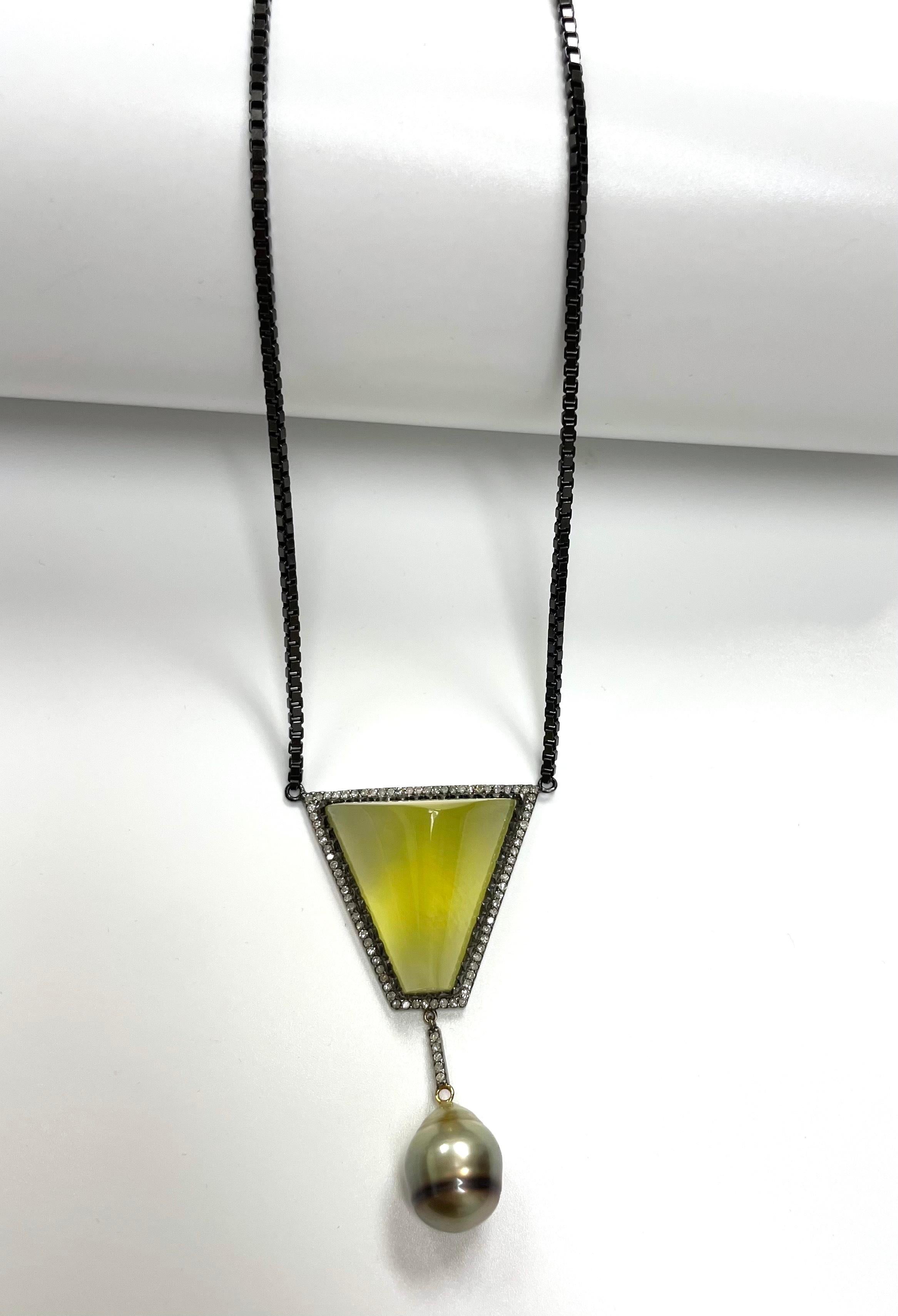 Yellow Prehnite with Tahitian Pearl and Diamonds Paradizia Necklace For Sale 3