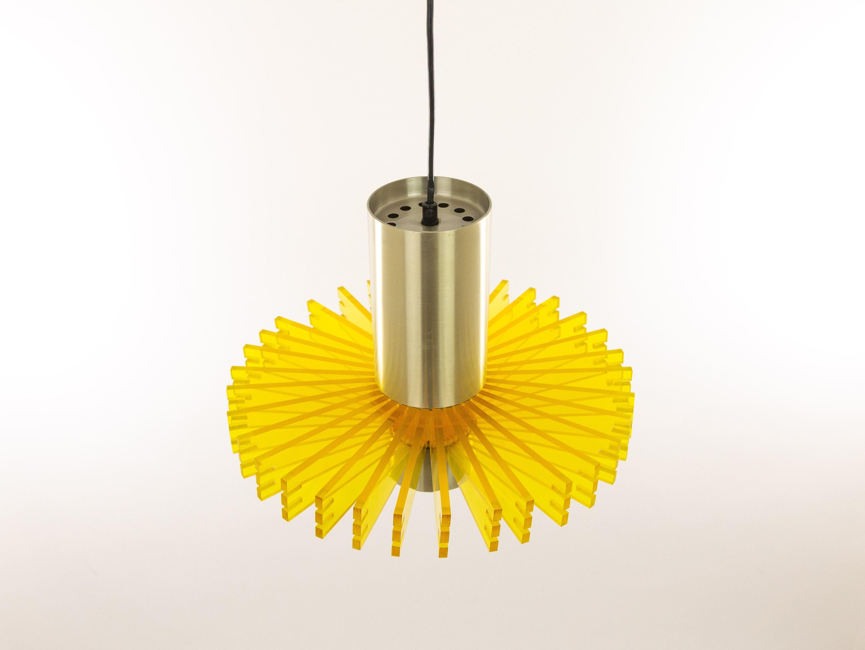Yellow 'Priest Collar' Pendant by Claus Bolby for Cebo Industri, 1960s (Mitte des 20. Jahrhunderts)