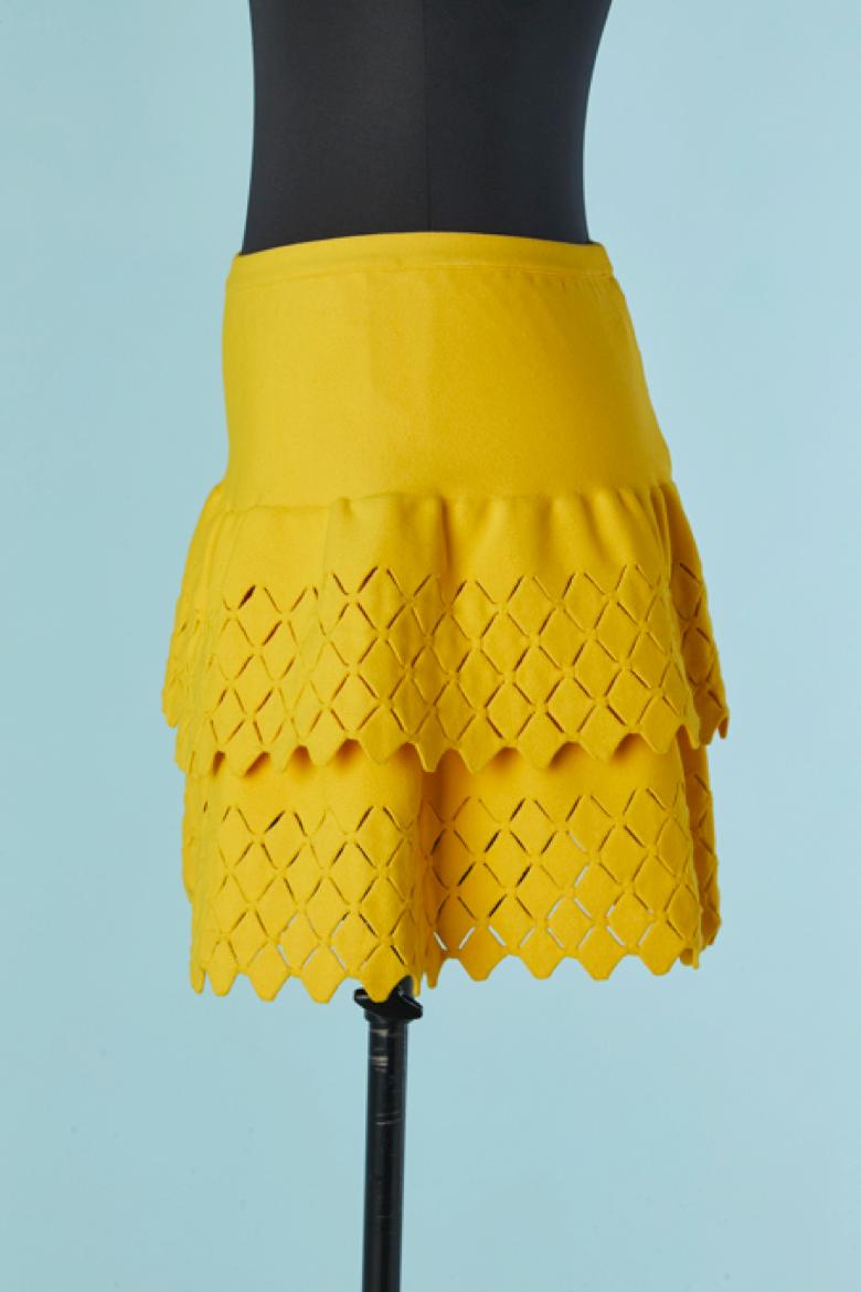 Minijupe en jersey de rayonne jaune avec shorty en dessous ALAIA New Neuf - En vente à Saint-Ouen-Sur-Seine, FR