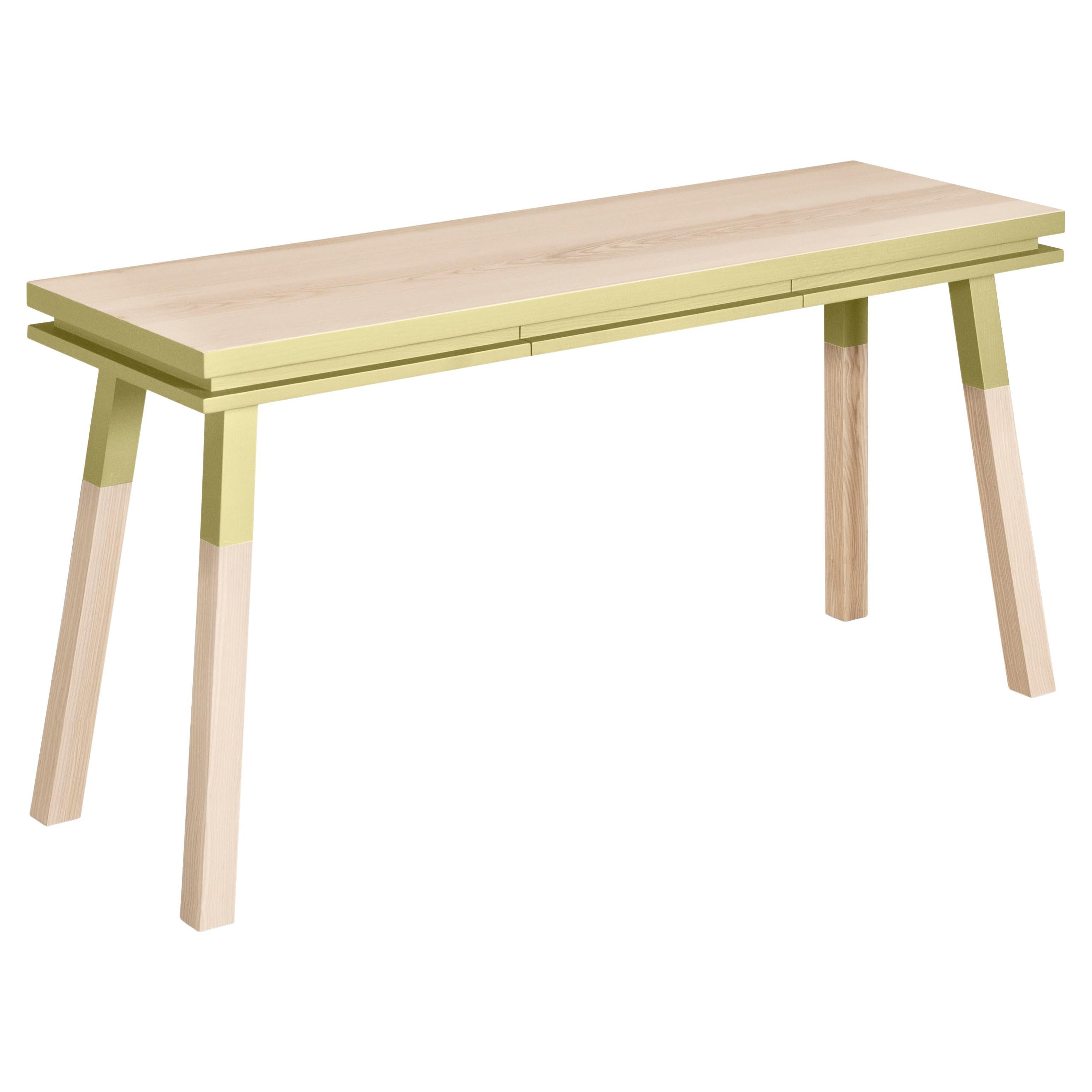 Table de bureau jaune en bois massif, design scandinave, par E. Gizard Paris