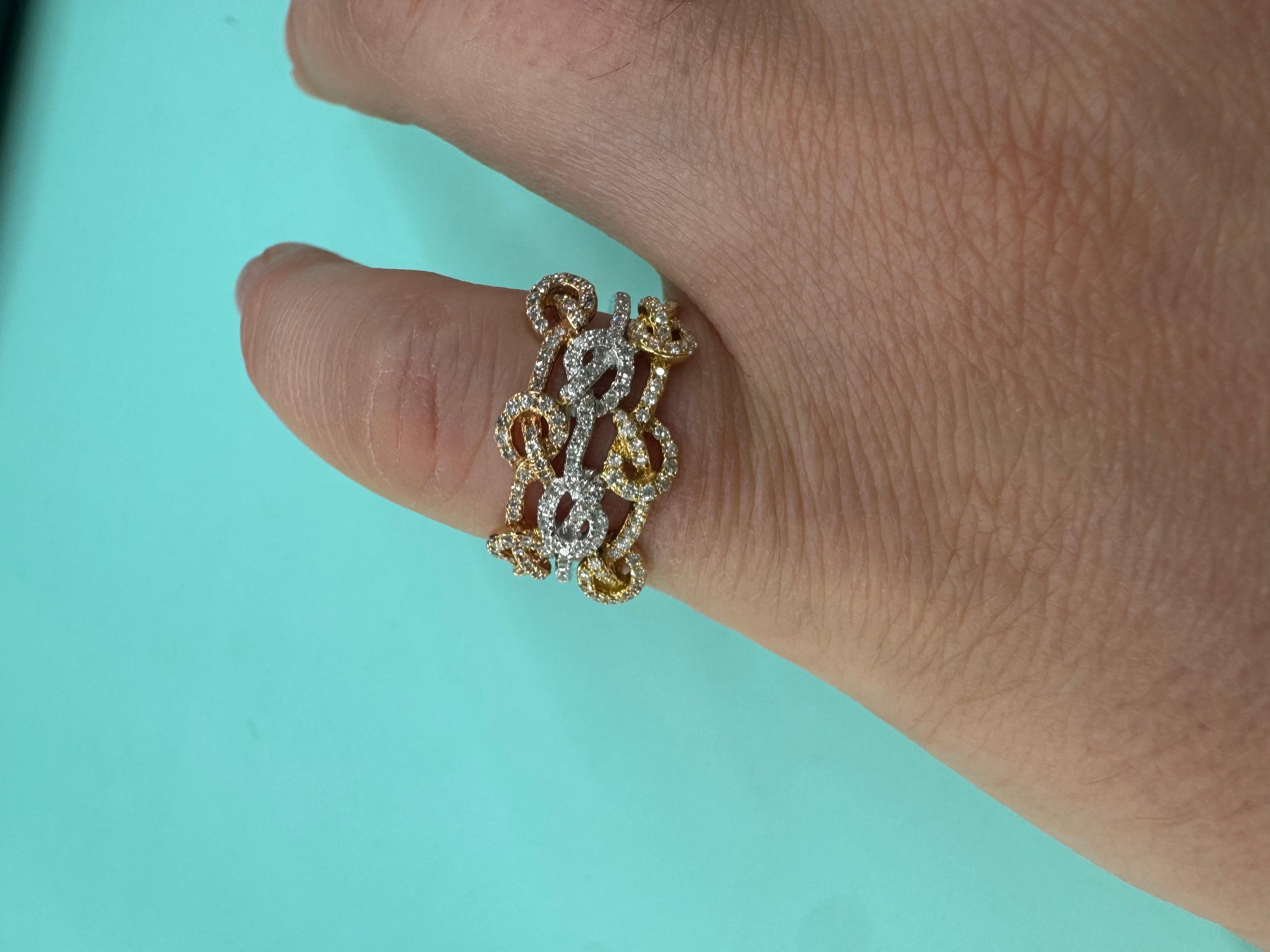 Anello in oro giallo rosa bianco con tre diamanti in vendita 1