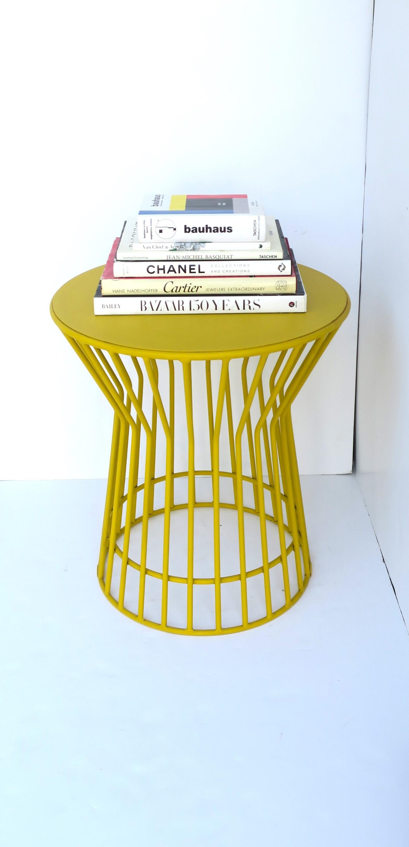 Round Side or End Table in Yellow Platner Style In Good Condition For Sale In New York, NY