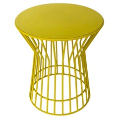 Table d'appoint ou d'extrémité ronde de style Platner jaune