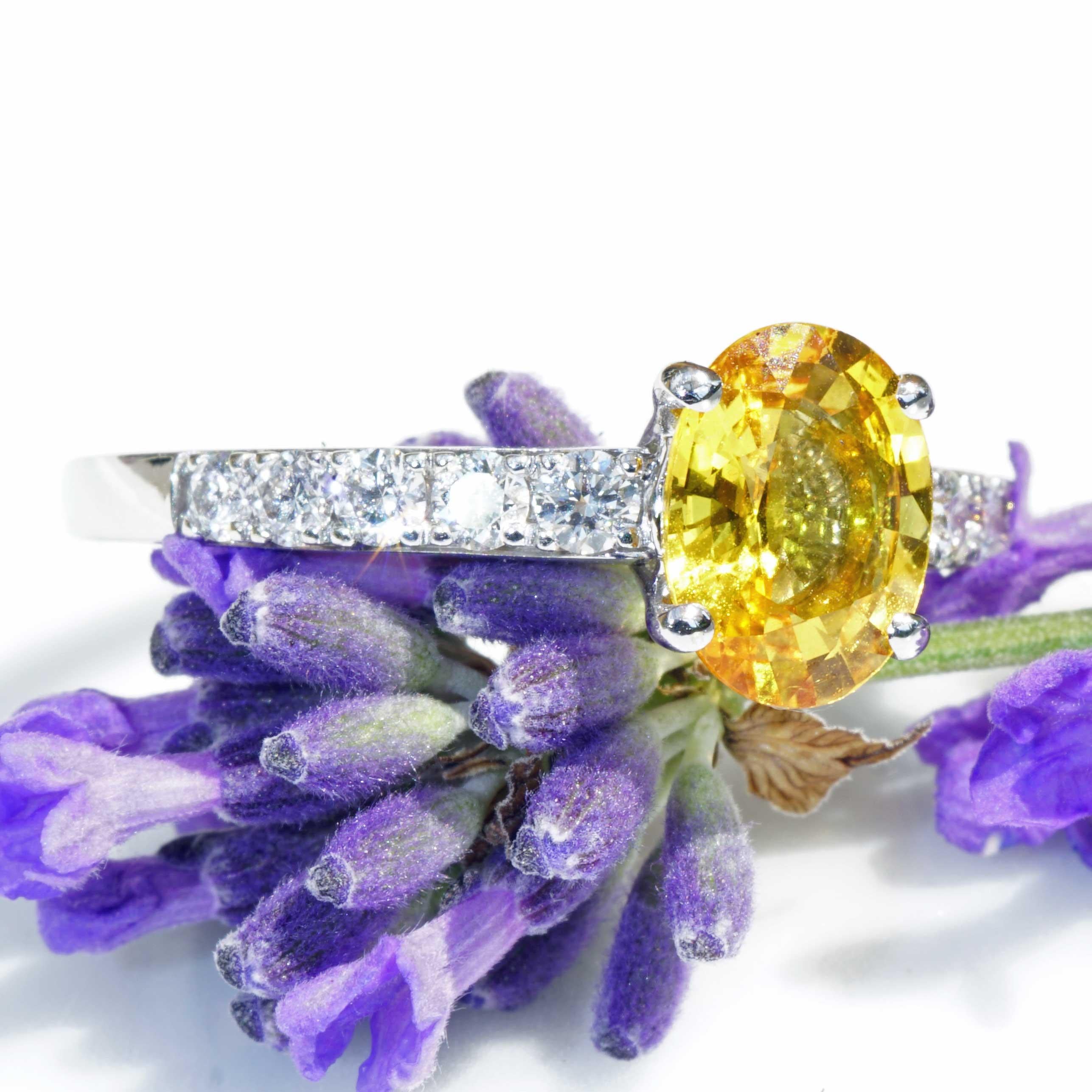 Yellow Saphire Brilliant Ring  1.41 ct 0.35 ct AAA+ very fine Jewellery Italy In New Condition For Sale In Viena, Viena