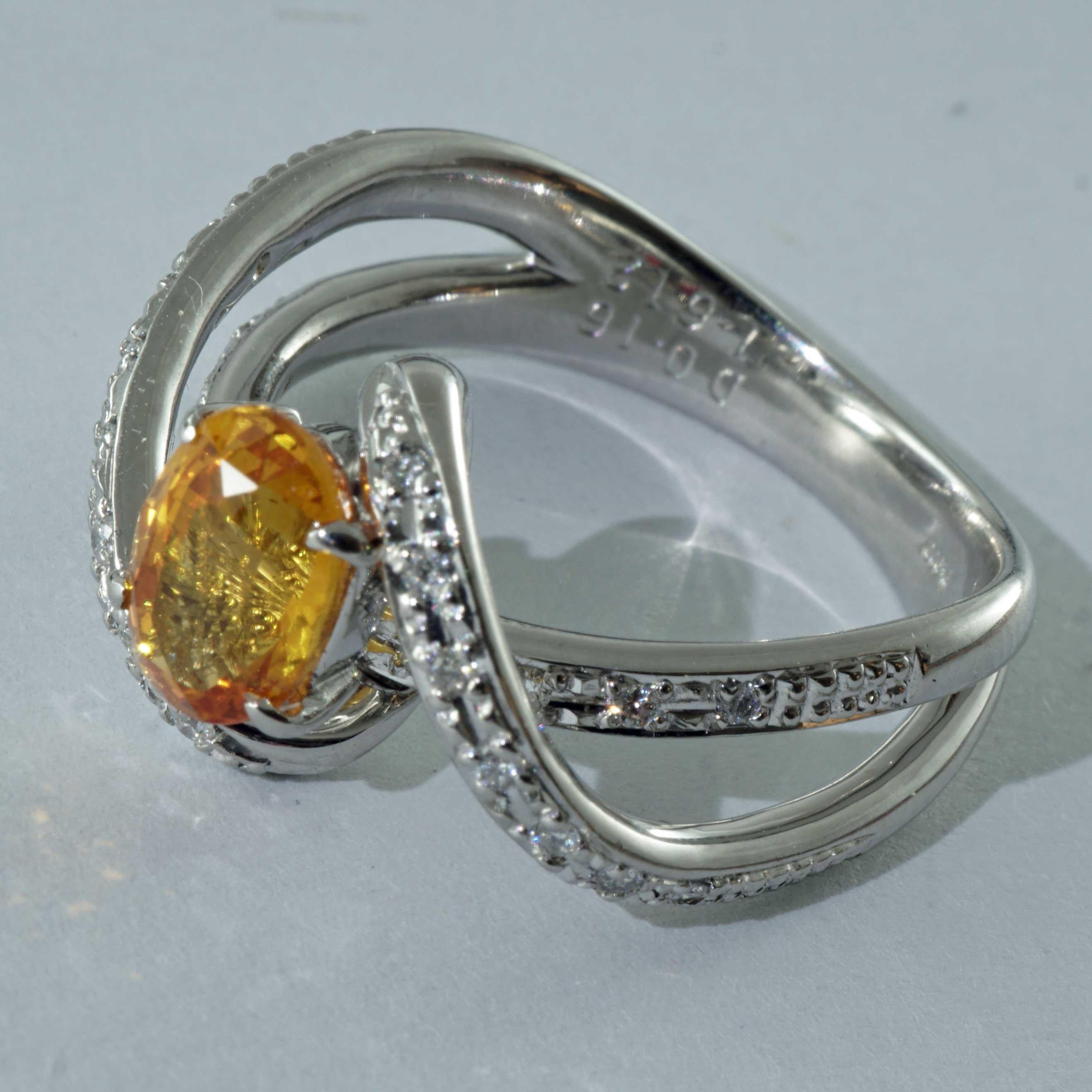 Women's or Men's 1.6 ct Yellow Saphire Brilliant Ring Platinum wonderful symbolic Color very good For Sale