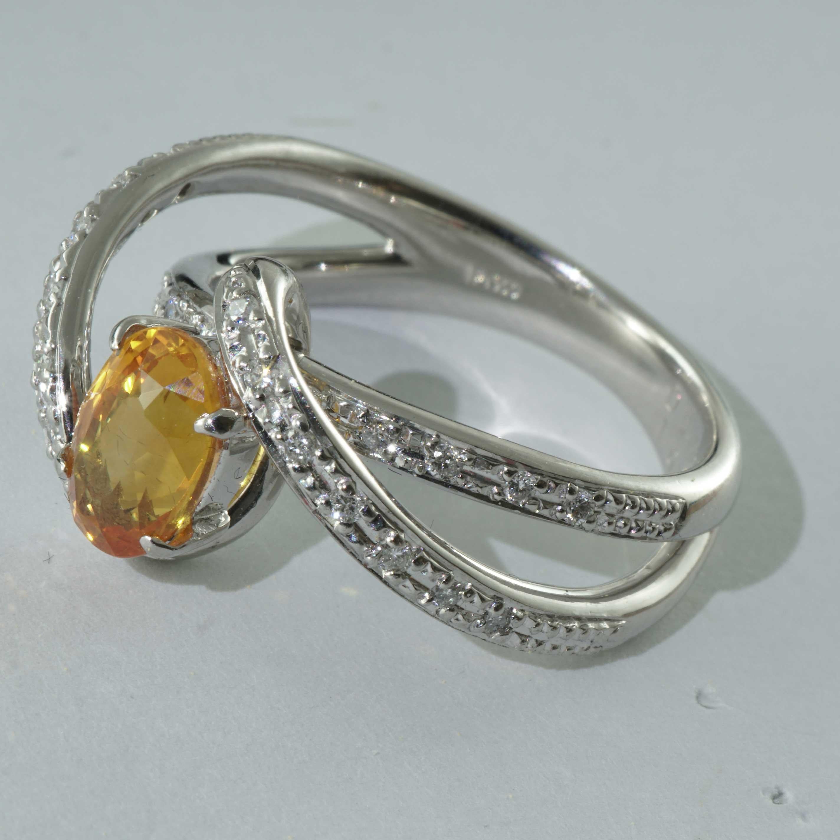 1.6 ct Yellow Saphire Brilliant Ring Platinum wonderful symbolic Color very good For Sale 3