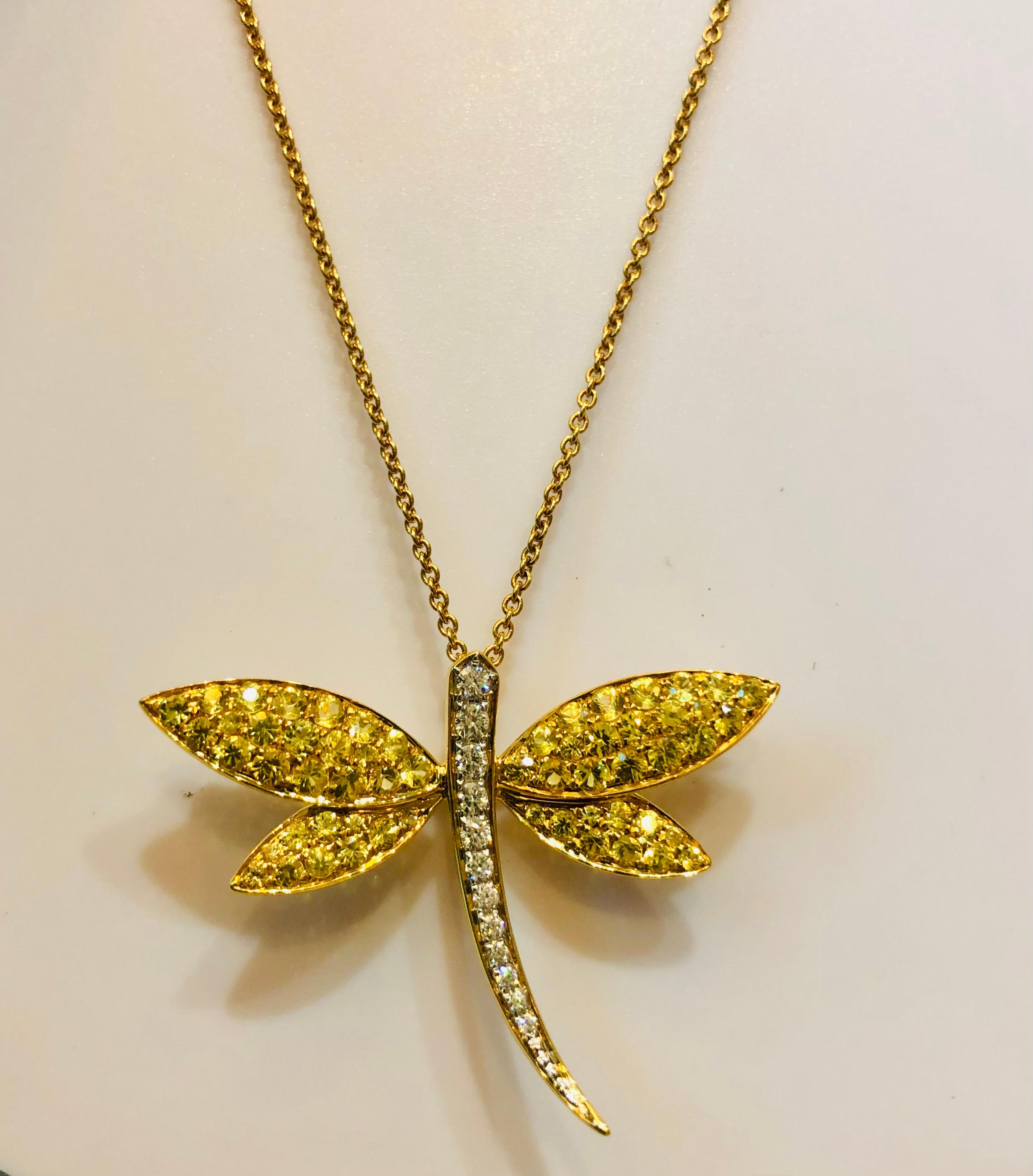 Contemporary Yellow Saphires and Diamonds Dragonfly Pendant Brooche Necklace in 18k Gold For Sale
