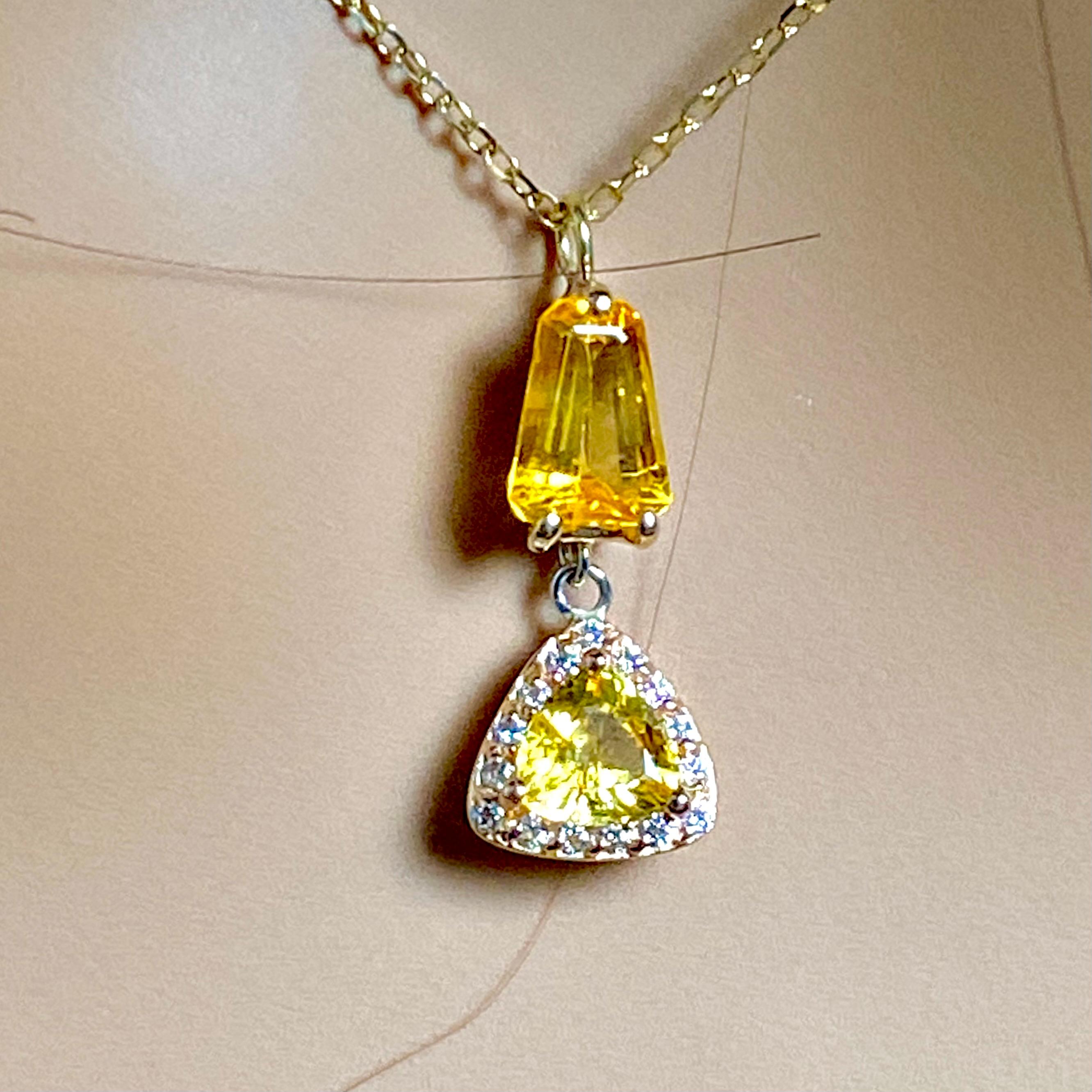 Fancy Shaped Yellow Sapphire Diamond 2.45 Carat 14 Karat Gold 17 Inch Pendant  For Sale 1