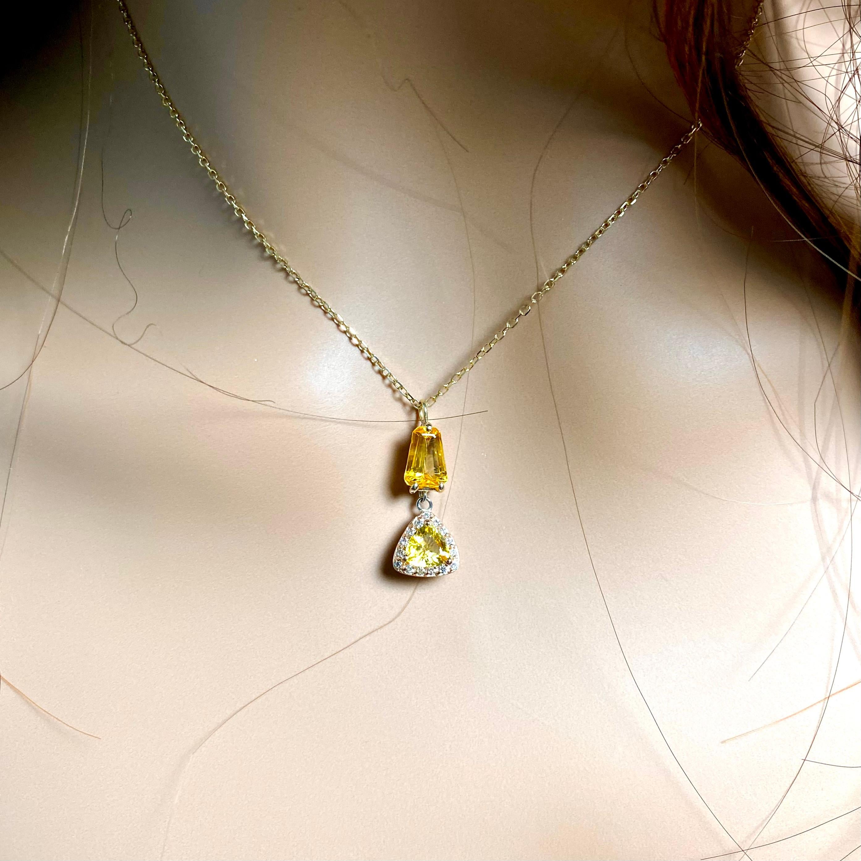 Fancy Shaped Yellow Sapphire Diamond 2.45 Carat 14 Karat Gold 17 Inch Pendant  For Sale 3