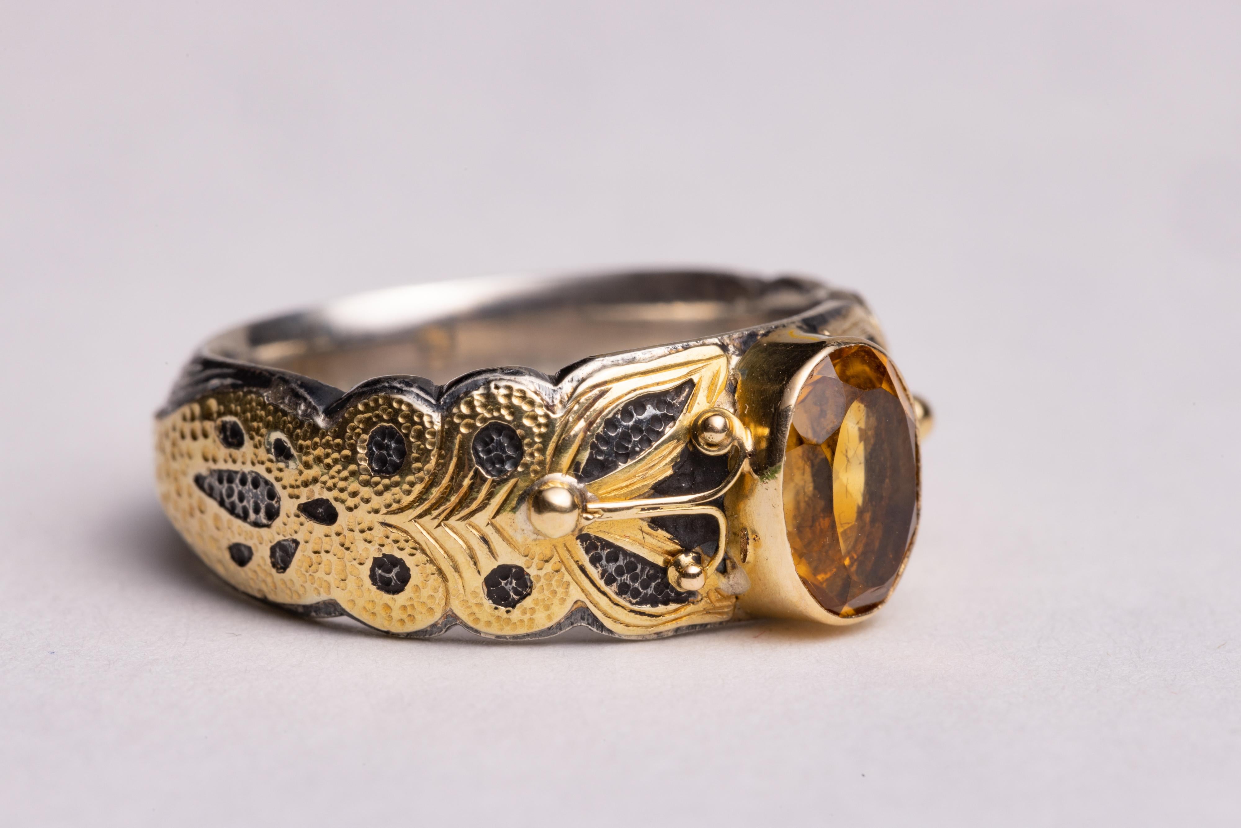 Ring aus Gelbem Saphir, 18 Karat Gold und Sterlingsilber (Ovalschliff) im Angebot