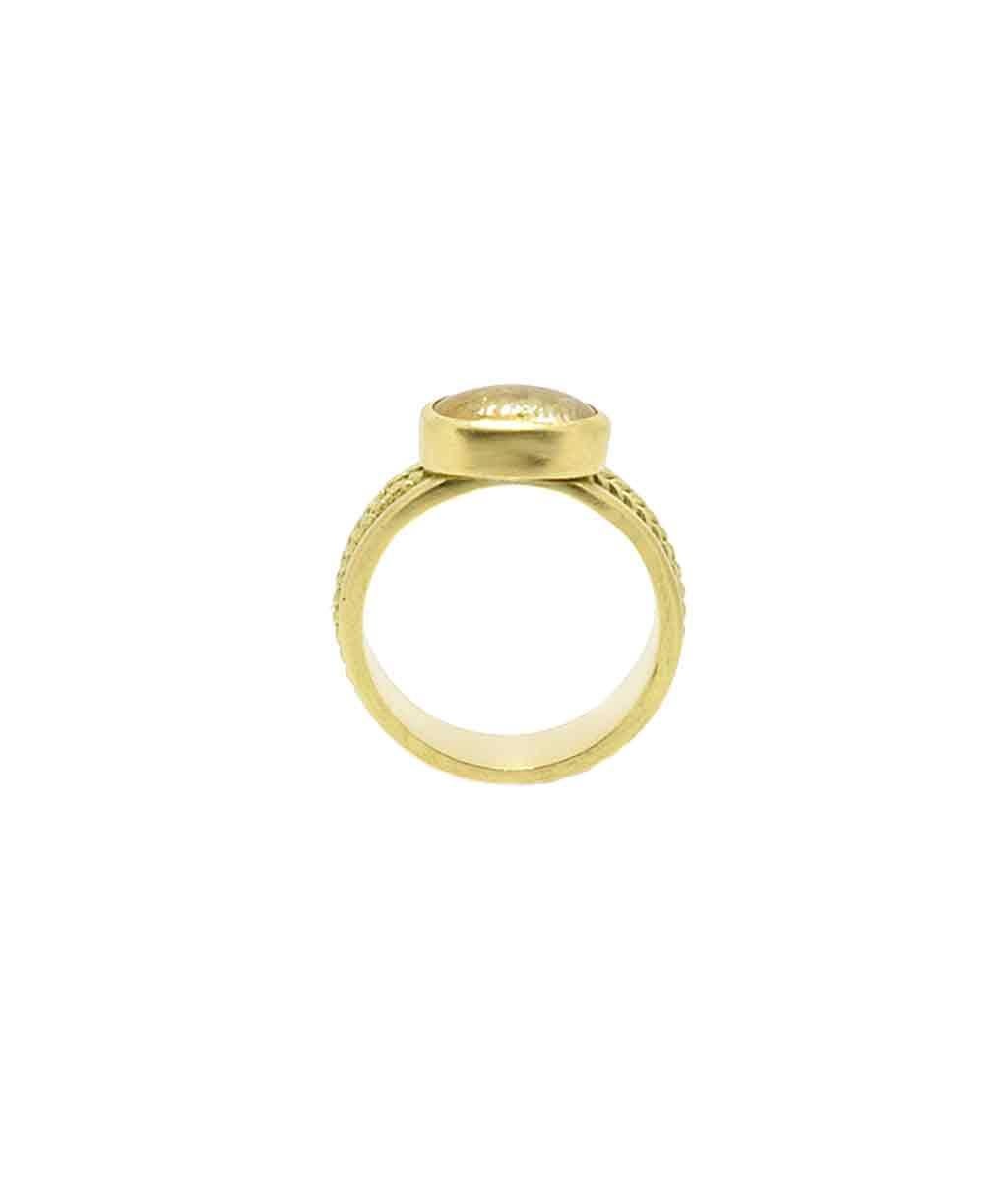 Yellow Sapphire Gold Ring In New Condition For Sale In New York, NY
