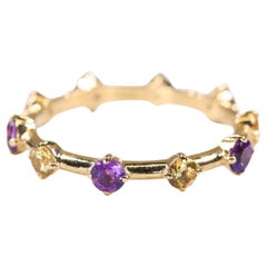 Stapelbarer Ring aus 18 Karat Gelbgold mit gelbem Saphir und Amethyst mit mehreren Steinen