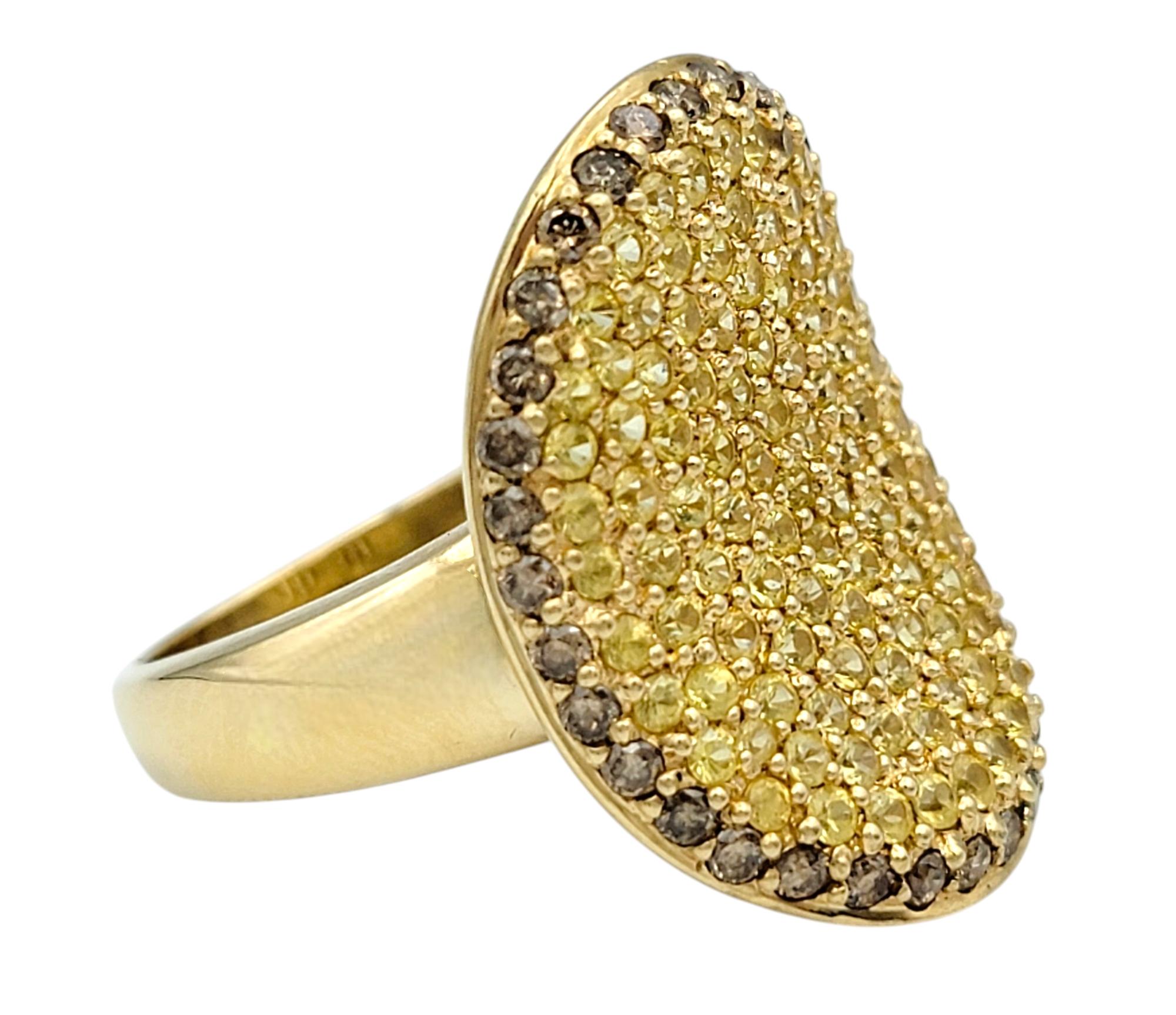 Taille ronde Bague cocktail concave en or jaune 18 carats, saphir jaune et diamant Brown en vente