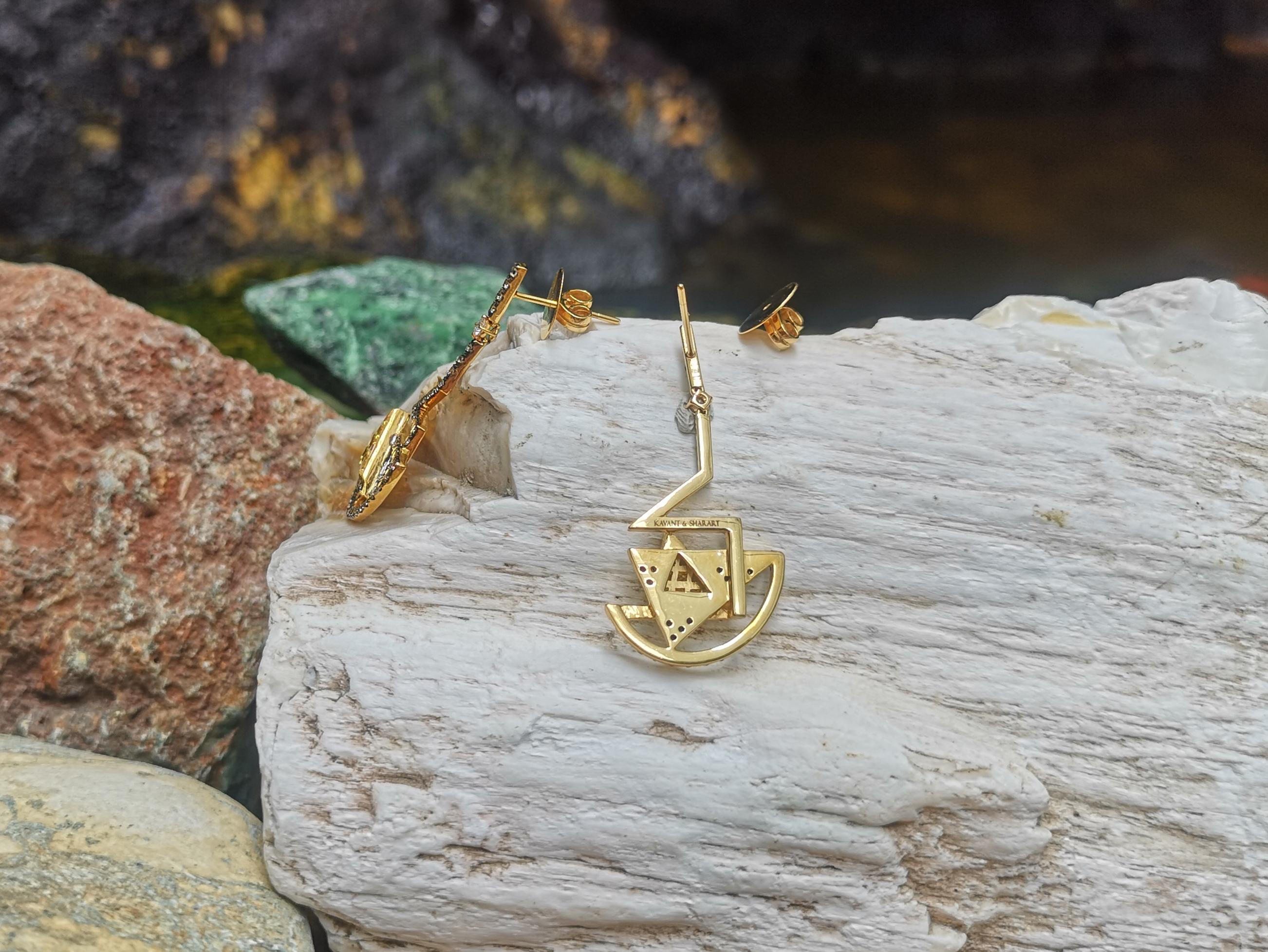Kavant & Sharart Boucles d'oreilles en or jaune 18 carats avec saphir jaune et diamants en vente 1