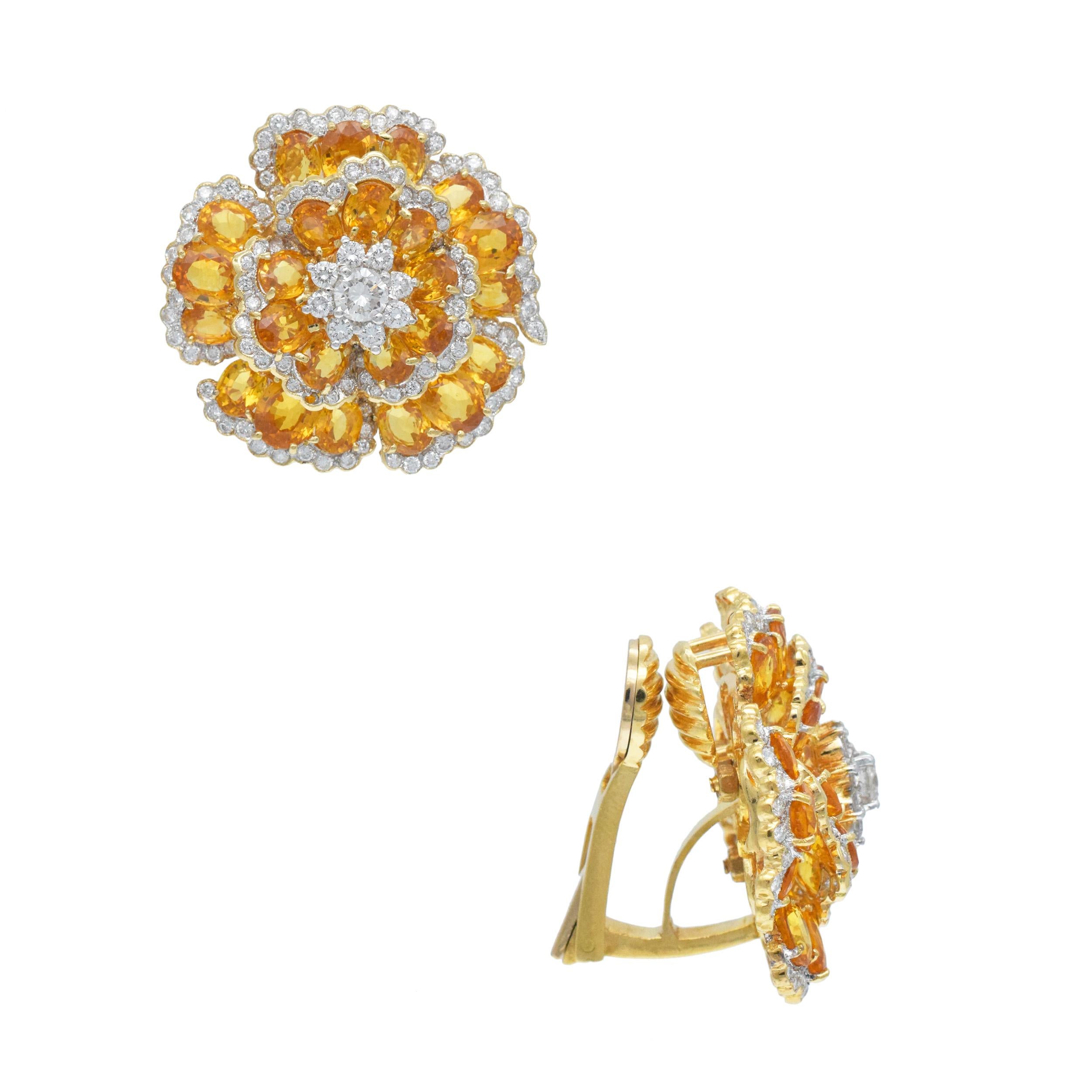 Saphir jaune et  Clip d'oreille fleur en diamant Excellent état - En vente à New York, NY
