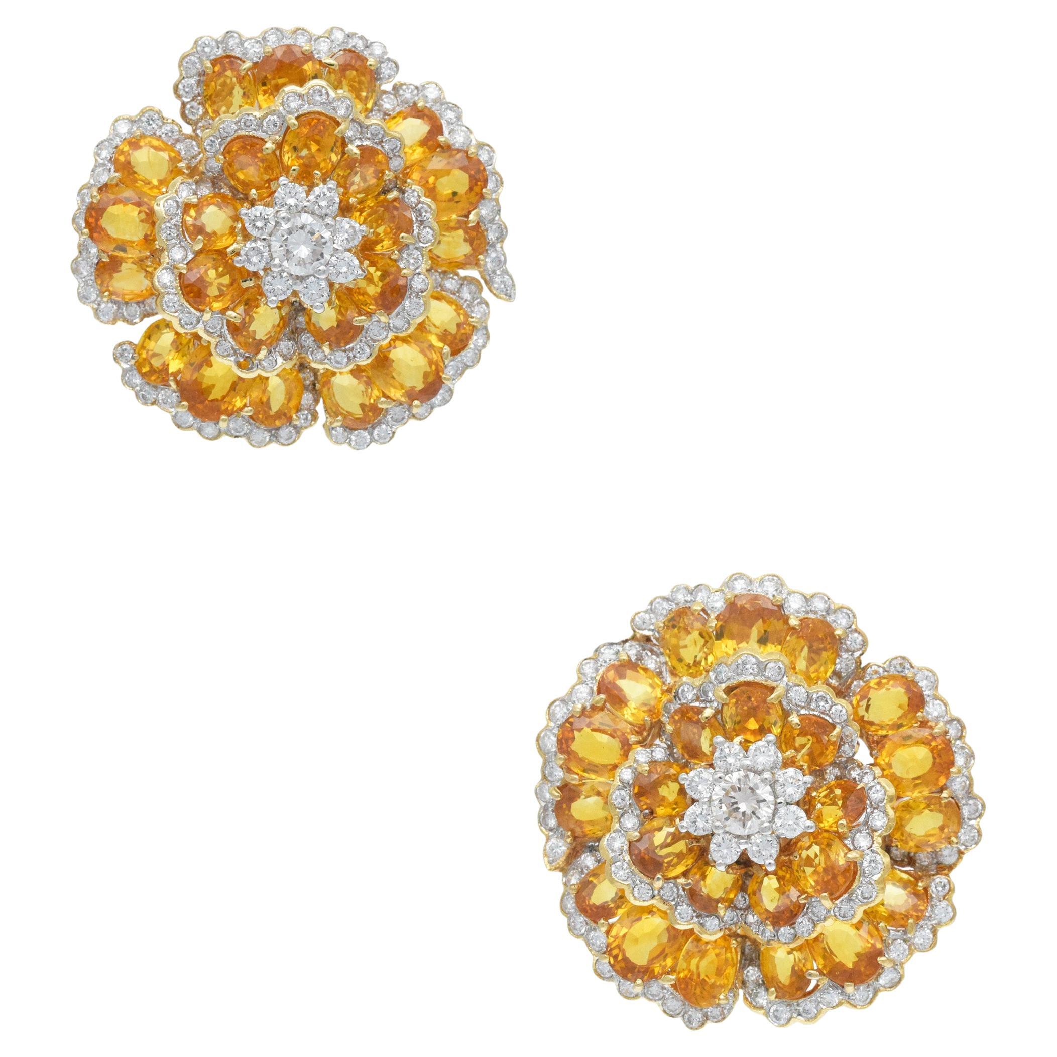 Saphir jaune et  Clip d
oreille fleur en diamant en vente