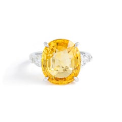Bague en or, saphir jaune et diamants