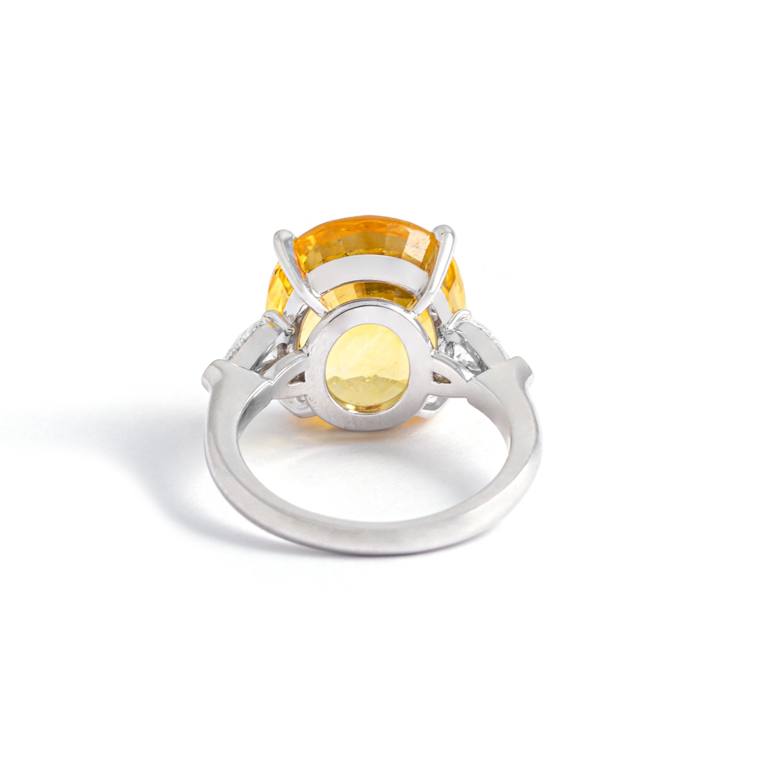 Contemporary Yellow Sapphire and Diamond Gold Ring For Sale